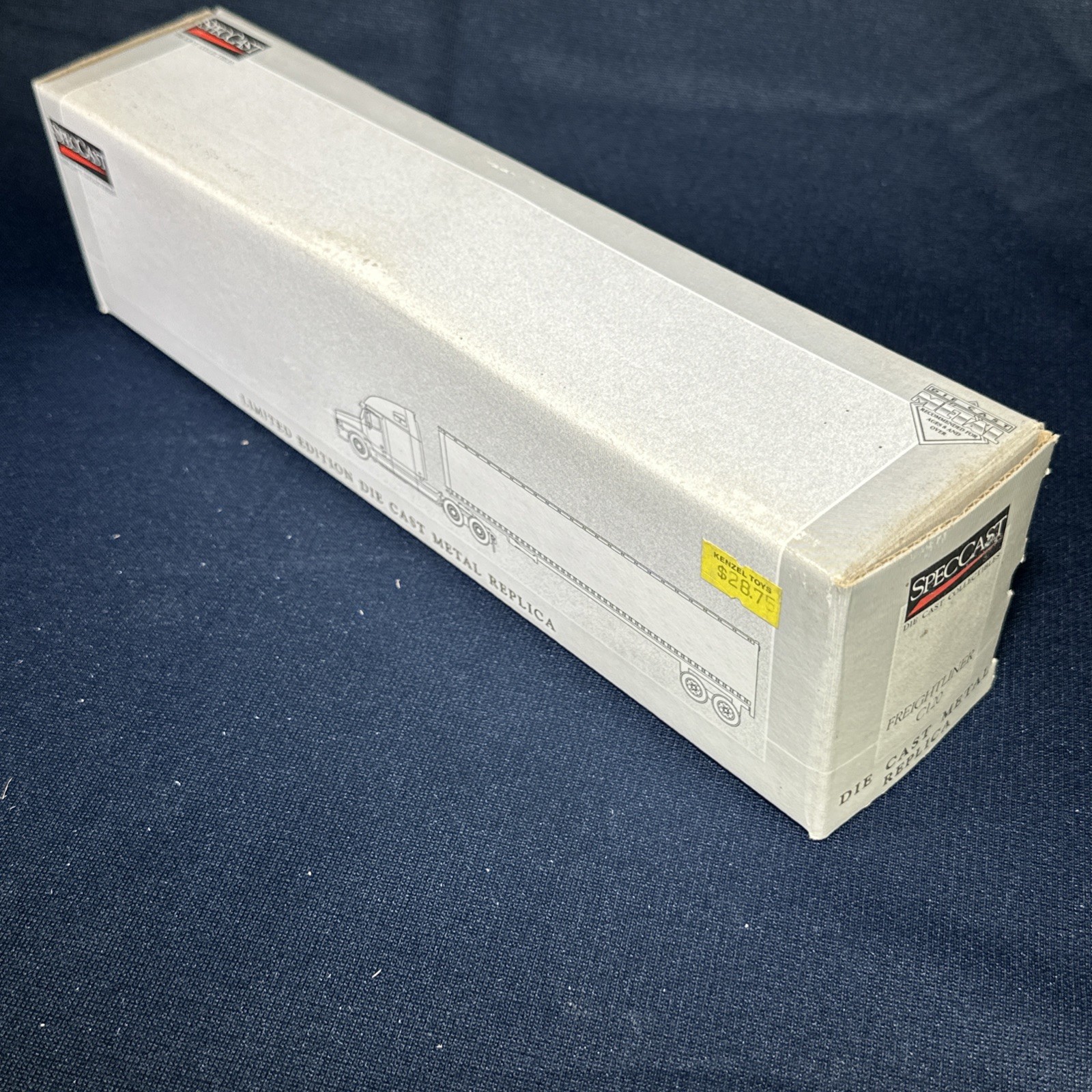 New Idea C120 Freightliner Semi SpecCast 1/64th Scale Limited Edition NIB