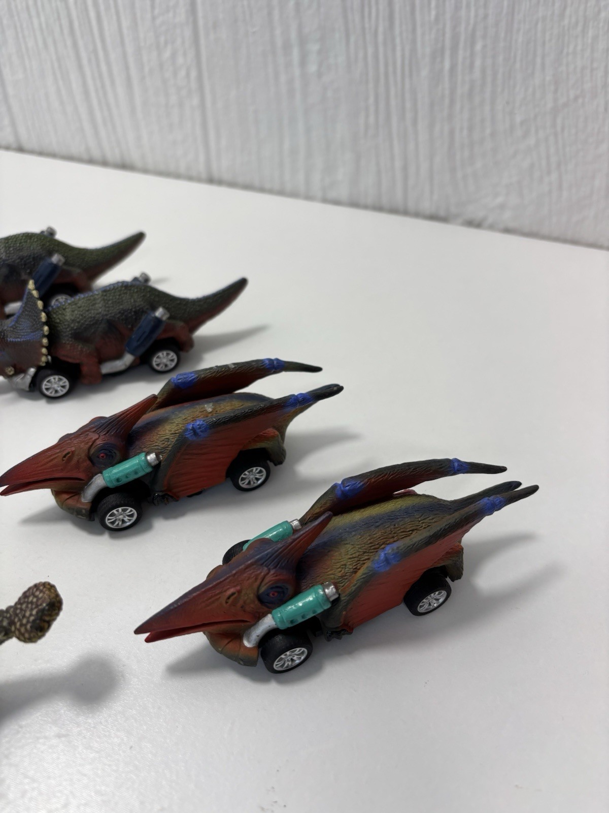 Dinobros Dinosaur Pull Back Toy Cars Set 4 Age 3 and Up Lot Of 12 Duplicates
