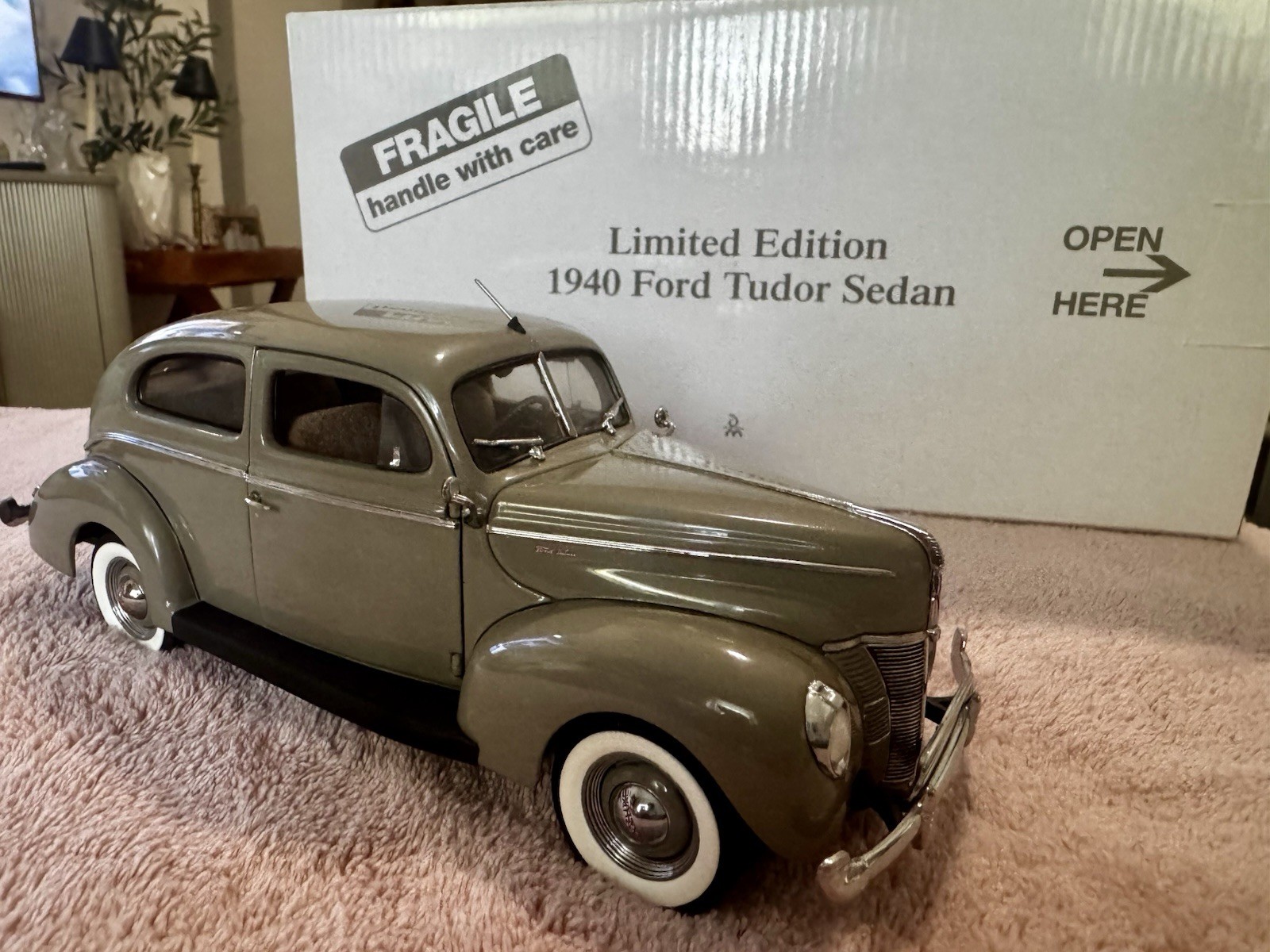 Danbury Mint 1940 FORD TUDOR SEDAN- LE-COA &Box Folkstone Gray