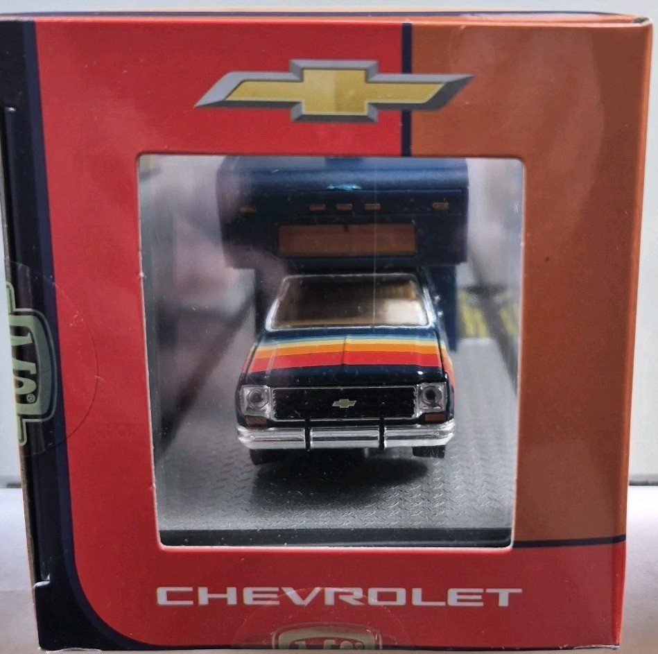 M2 MACHINES 1975 CHEVY CHEYENNE SUPER 30 CAMPER 1978 CHEVY C10 SILVERADO 1/64
