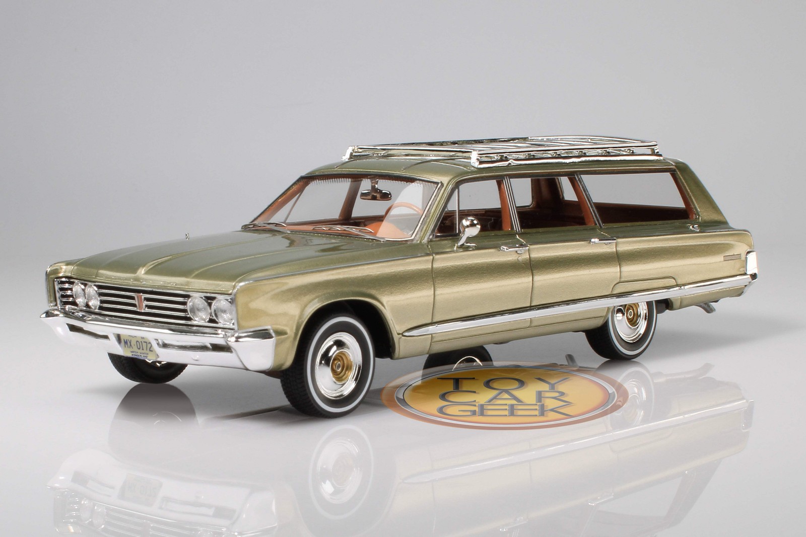 1966 Chrysler Town & Country Wagon 1:43 Matrix Scale Models MX 20303-172
