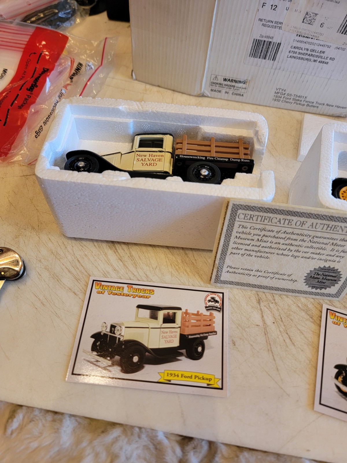 1932 Chevy Pickup Butlers & 1934 Ford Stake Truck New Haven – 1:32 Scale : NIB