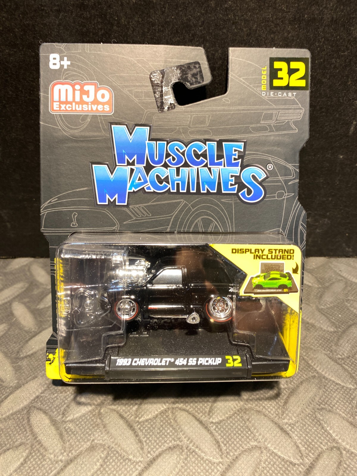 1/64 MUSCLE MACHINES MIJO EXCLUSIVES 1983 CHEVROLET 454 SS PICKUP BLACK