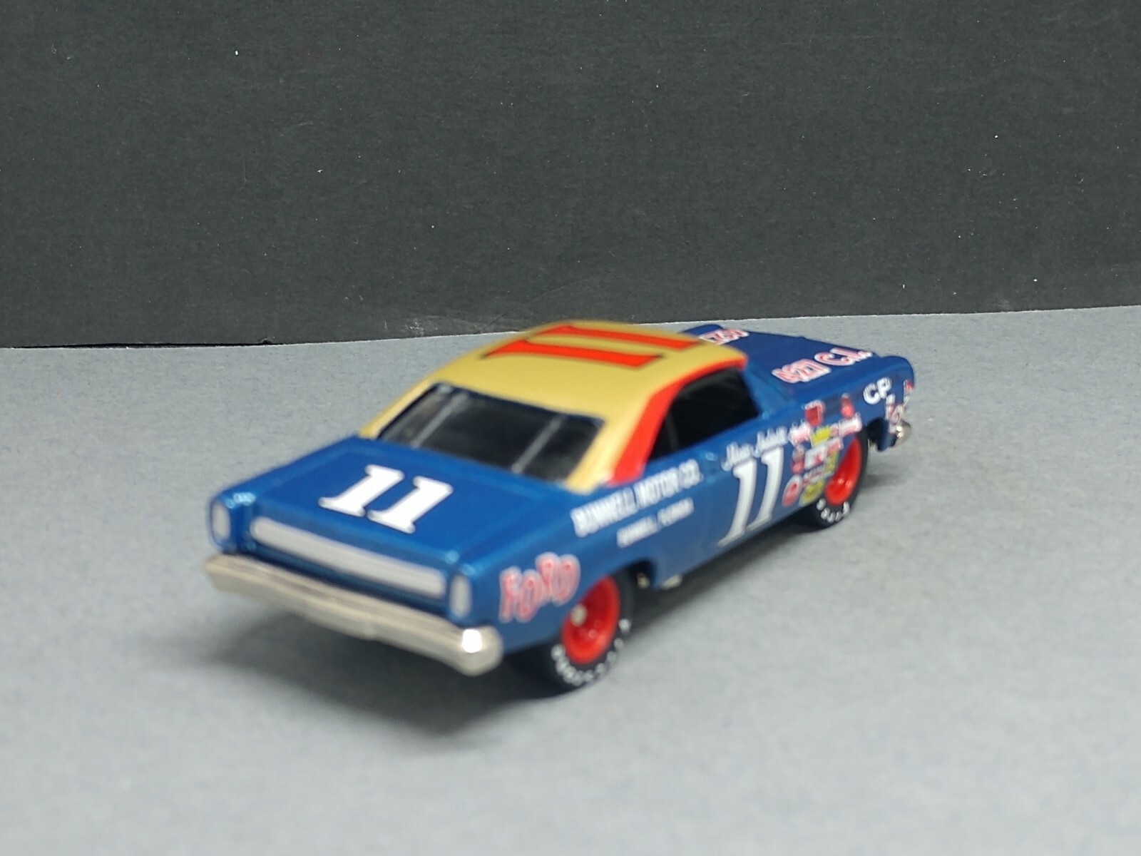 Nascar Legend Mario Andretti ’67 Ford Fairlane Limited Ed. Collectible 1/64 #11