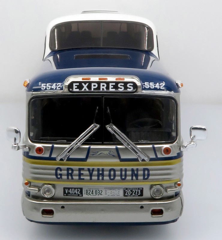 GM PD-4501 Scenicruiser Coach: Greyhound Bus Lines 50th Anniversary Gold Stripe