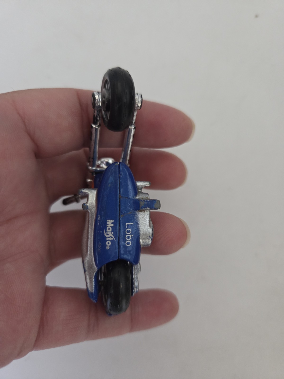 Maisto Lobo Diecast Missing Piece