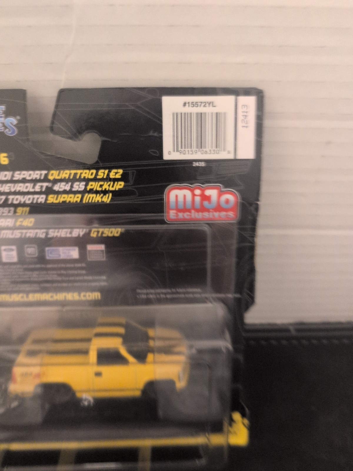 Muscle Machines 1/64 1993 Chevrolet 454 SS Truck Mijo Exclusive