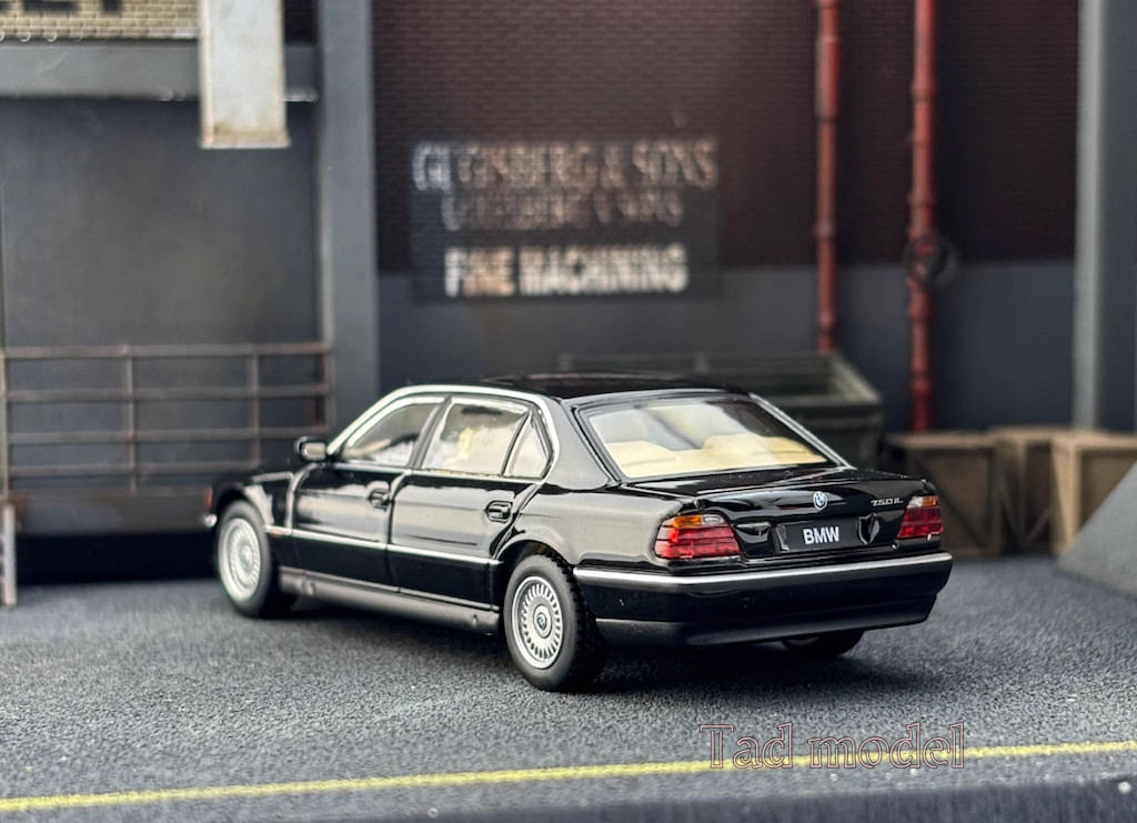 AR 1:64 Black BMW 750iL E38 Luxury Sedan Sports Model Diecast Metal Car