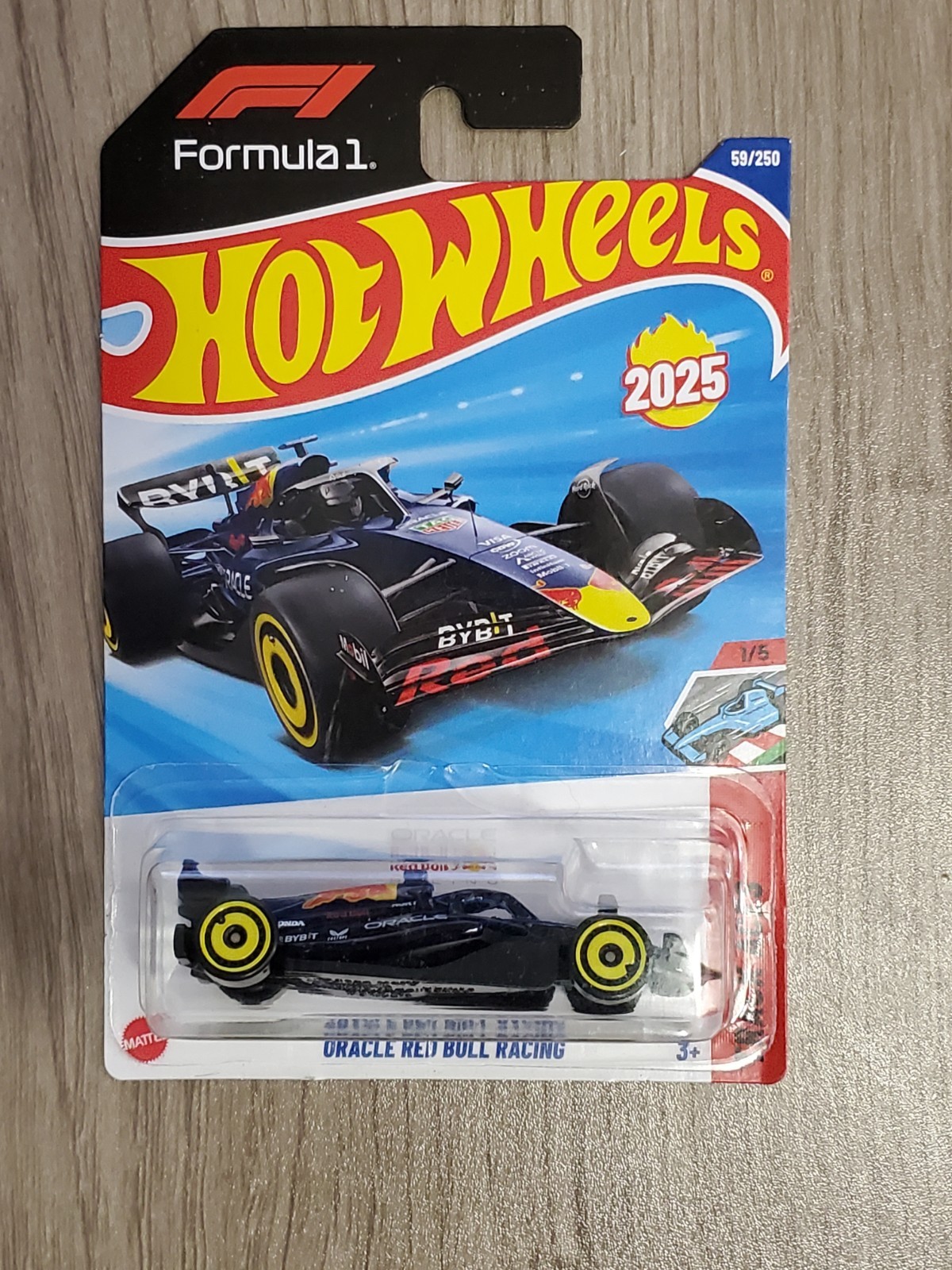 2025 Hot Wheels Oracle Red Bull Racing Formula 1 F1 Track Aces 1/5 Car 59/250