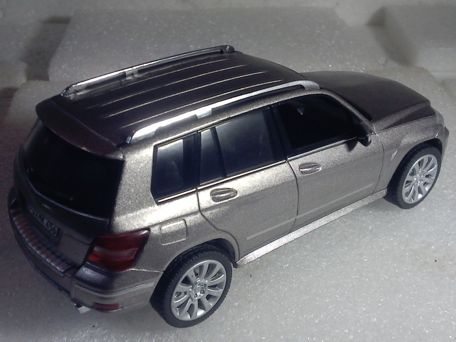 SCHUCO 1/43 Scale 2013-2015 MERCEDES BENZ GLK KLASSE SPORT UTILITY