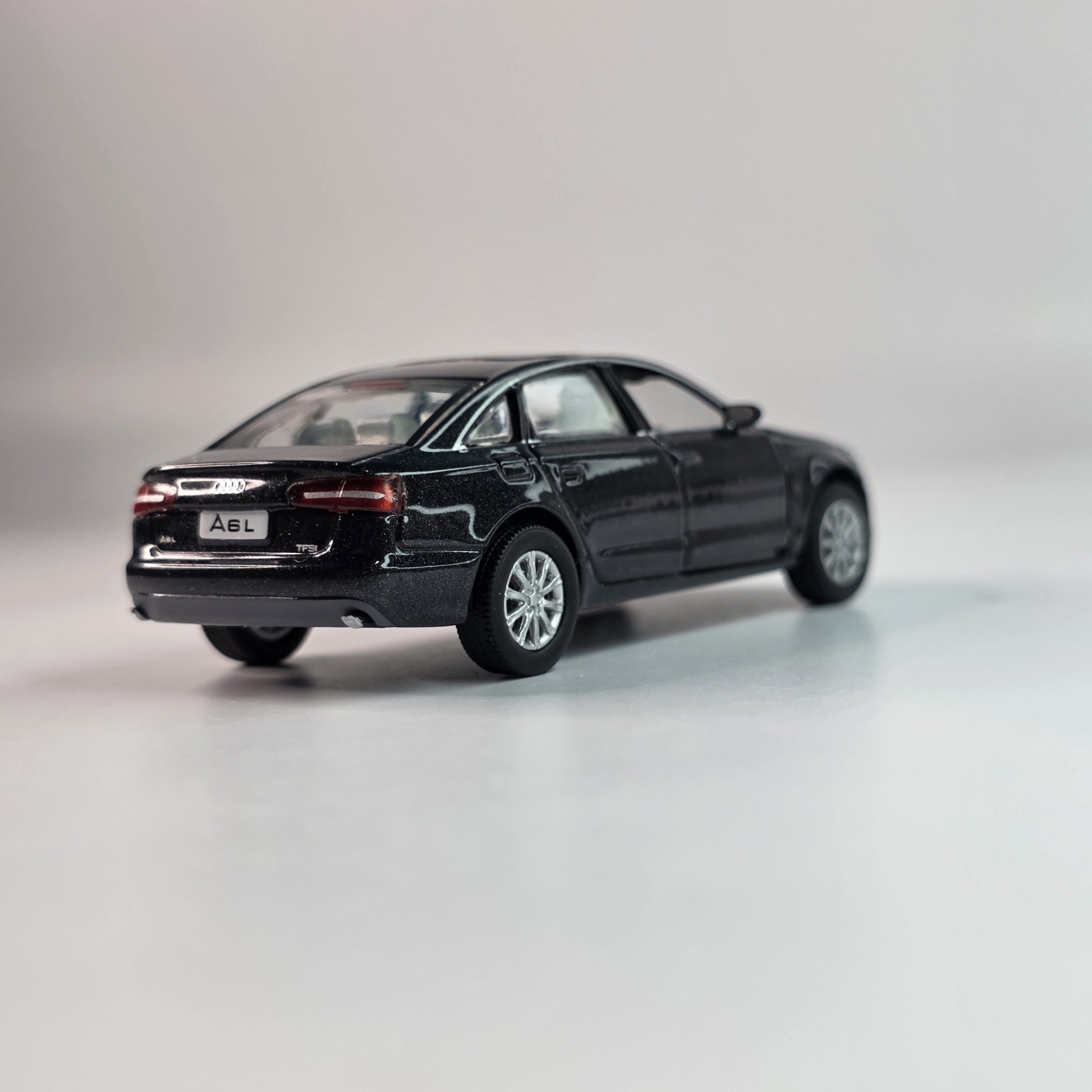 1:64 Era CAR 05 – Audi A6L Black