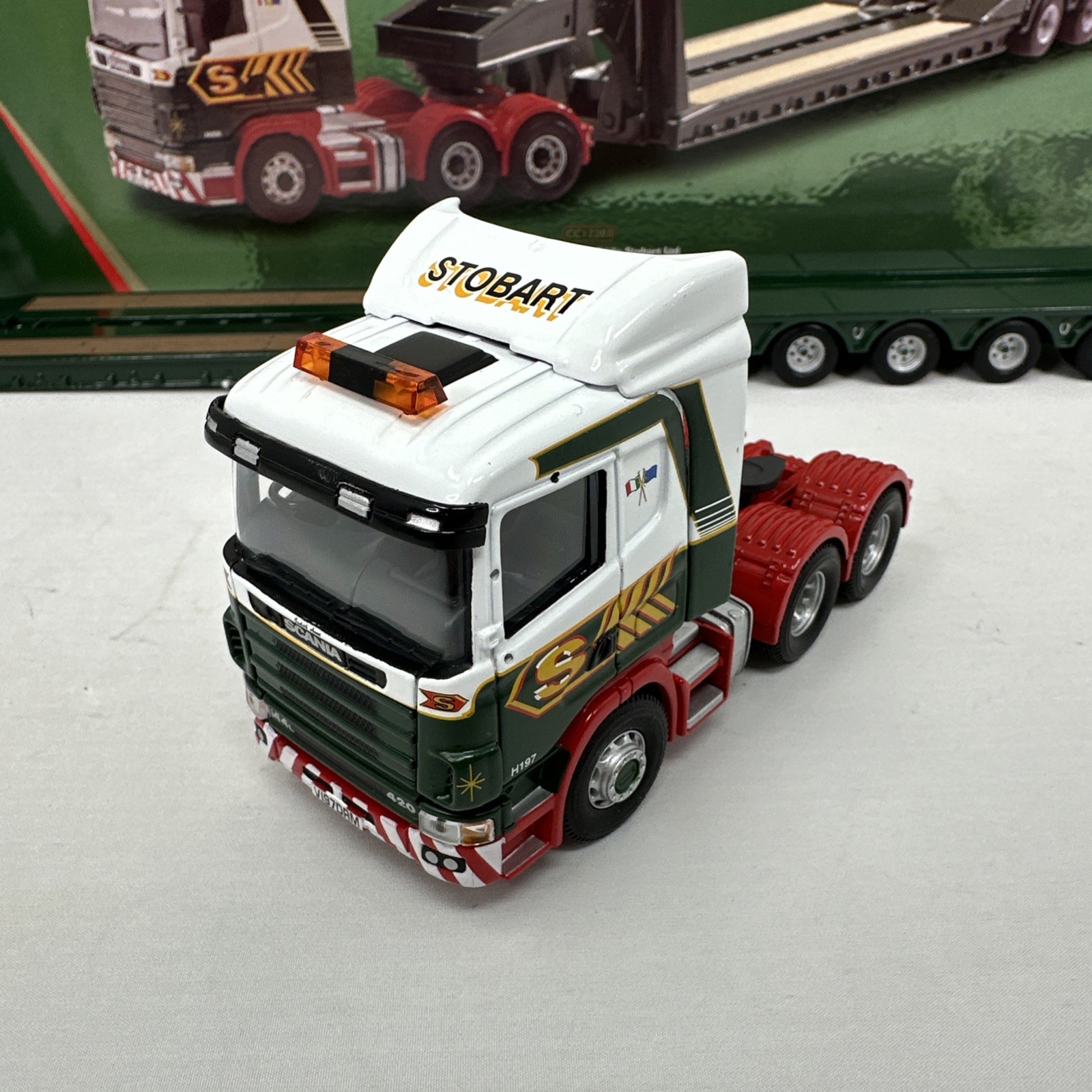 CORGI CLASSICS EDDIE STOBART SCANIA 4 SERIES LOW LOADER TRUCK MODEL CC12203 1:50