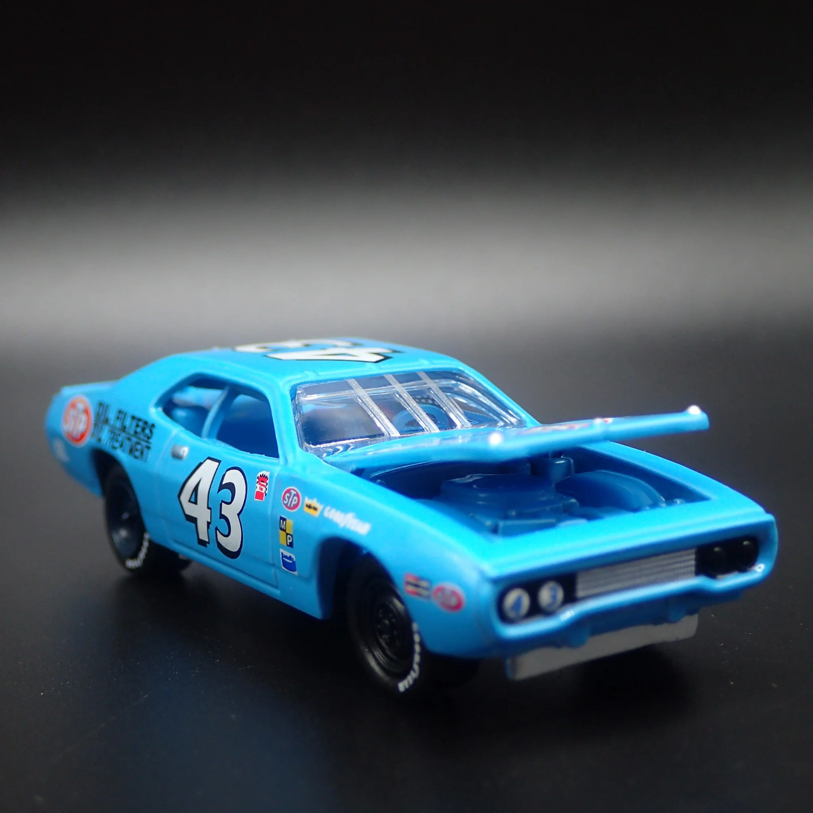 1972 72 PLYMOUTH ROAD RUNNER RICHARD PETTY’S #43 1:64 SCALE DIECAST MODEL CAR