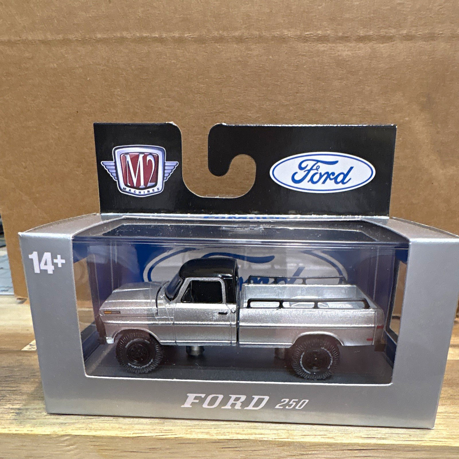 M2 Machines FoMoCo 1972 Ford F-250 Custom 4×4 1:64 Silver/Black Diecast