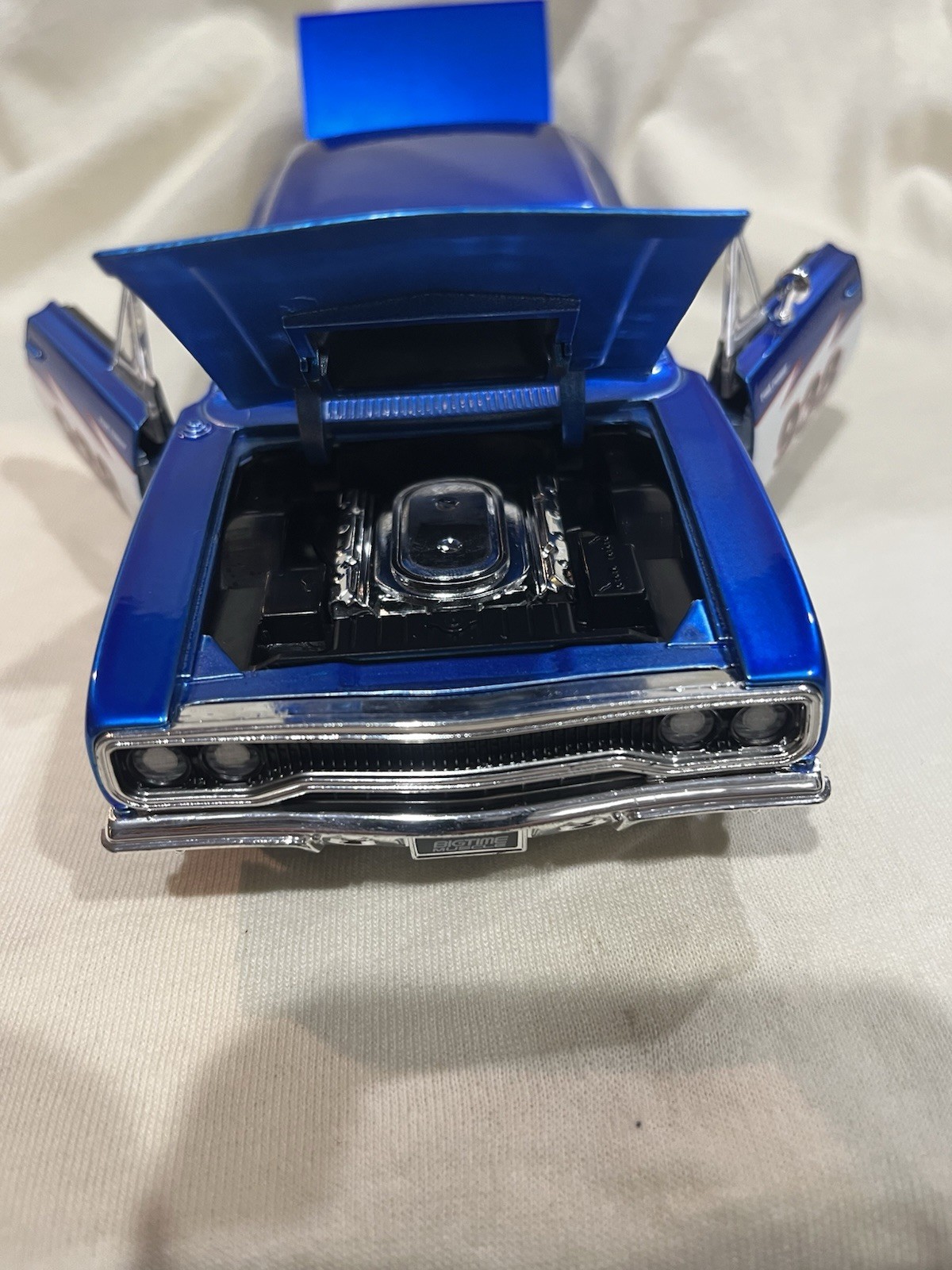 1:24 Jada 1970 Plymouth Road Runner Mint Condition. Loose No Box. Look Pictures
