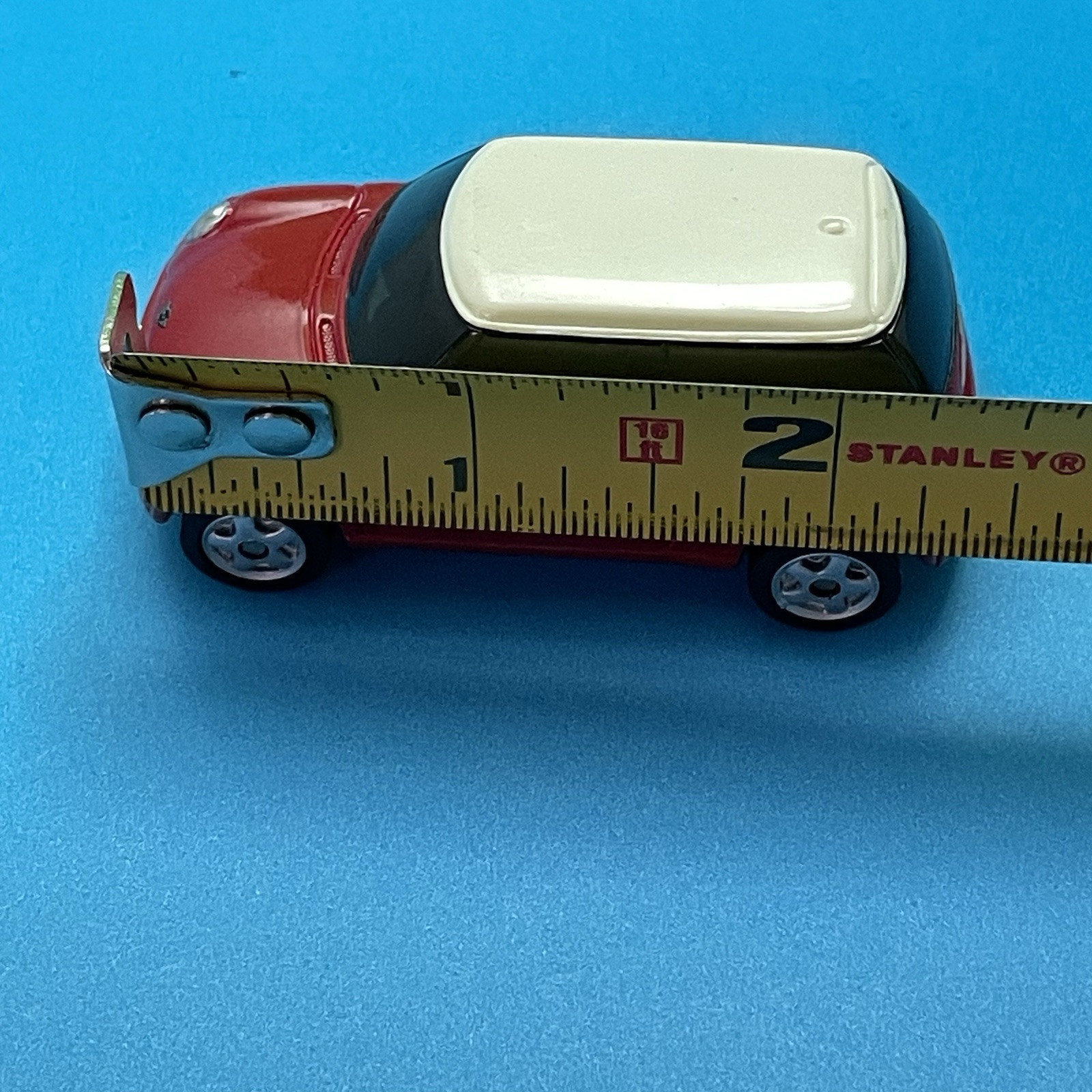2001 Maisto Mini Cooper Metallic Red Diecast Car with White Top detailed Loose