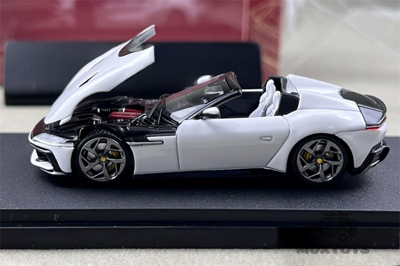 Phantom Knight PK 1:64 12 Cilindri Spider Aperta Limited999 Diecast Model Car