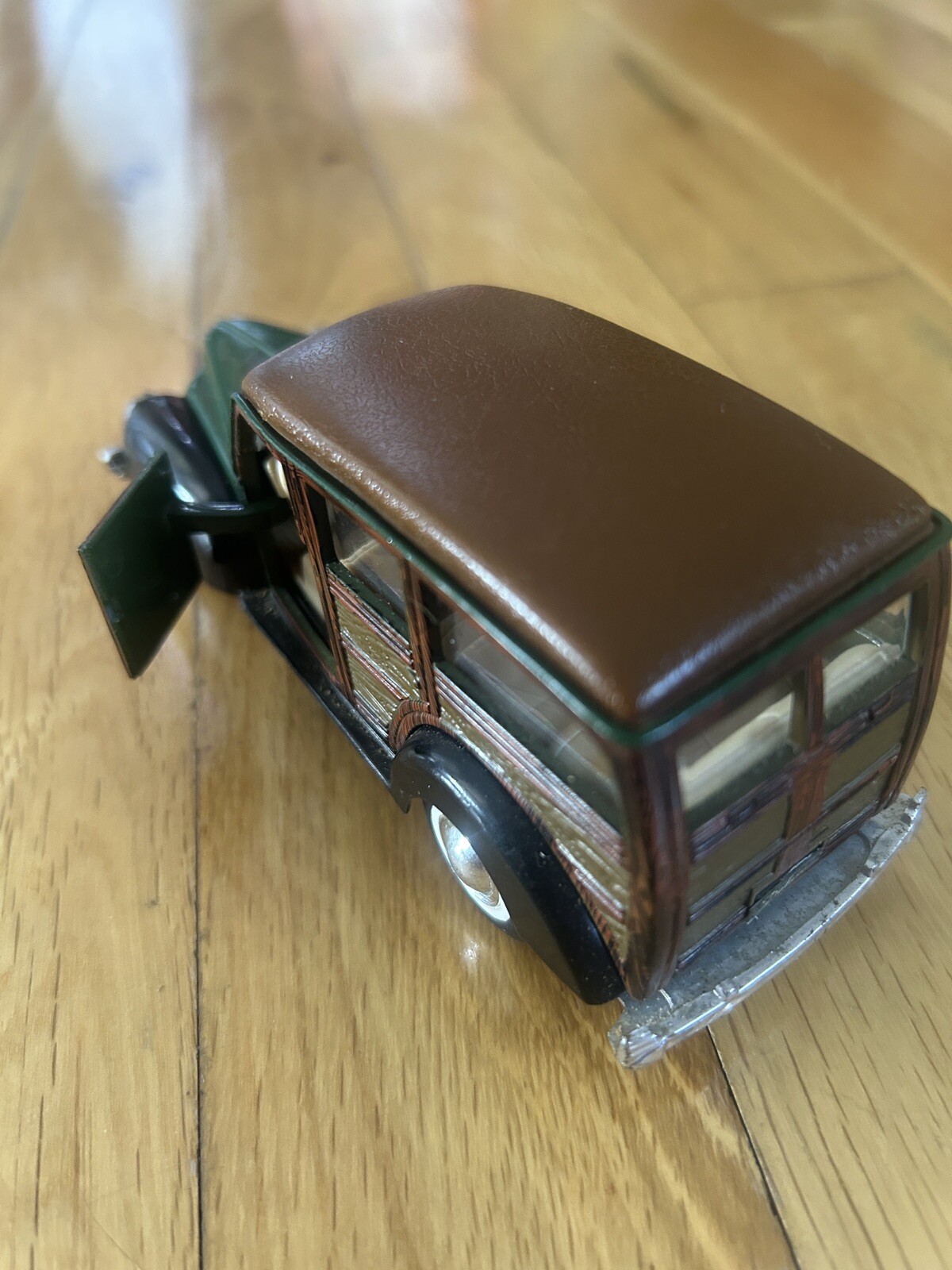 1940 Ford Woody Wagon SS5706 Diecast Toy Car in Miami