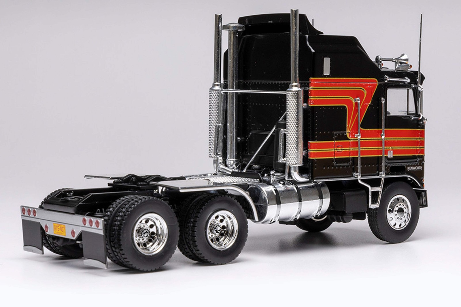 1976 Kenworth K100 Aerodyne 1:43 IXO TR22922