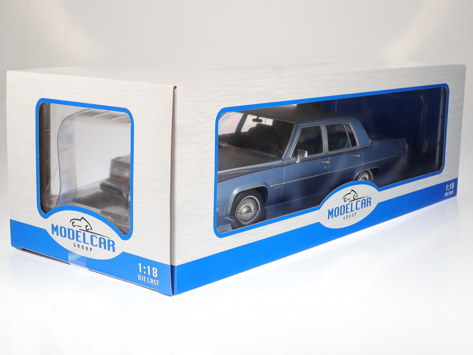 Cadillac Fleetwood Brougham 1982 Light Blue diecast model car 18252 MCG 1:18
