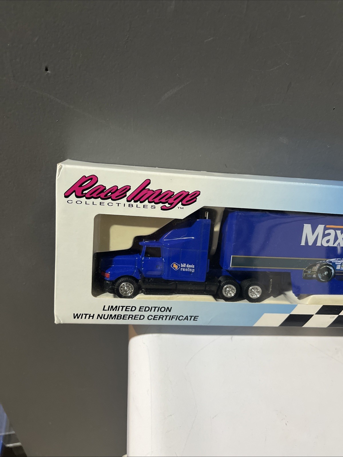 CORGI Race Image 1994Limited Edn 1/64 BOBBY LABONTE MAXWELL HOUSE Transporter