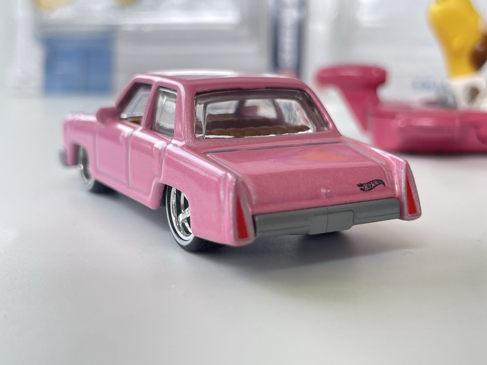 Hot Wheels The Simpsons Family Car + CUSTOM Simpsons Landspeeder- CUSTOMIZED