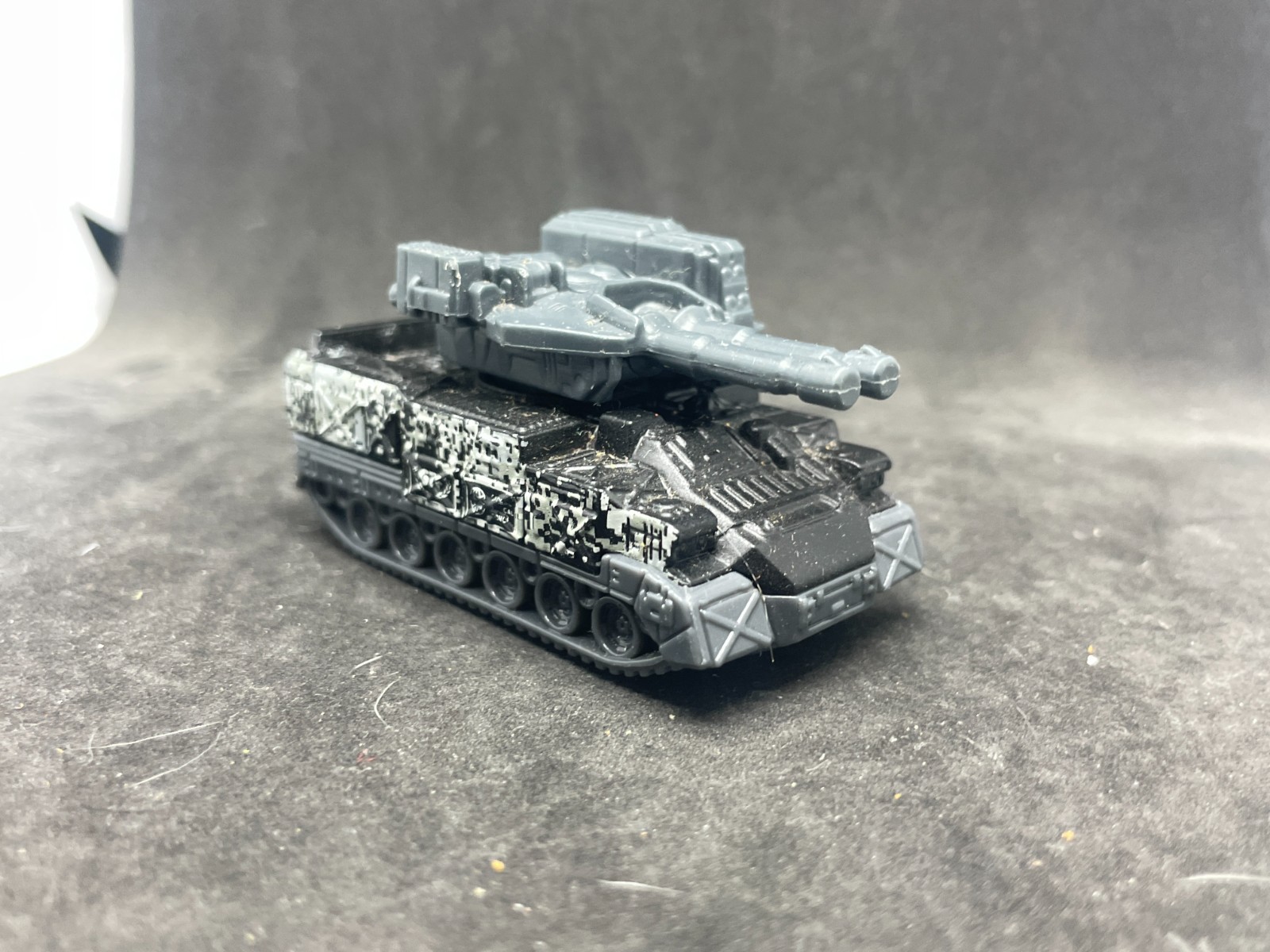Matchbox on a Mission MB907 MBX Blockade Buster Black Camo Army Tank LOOSE