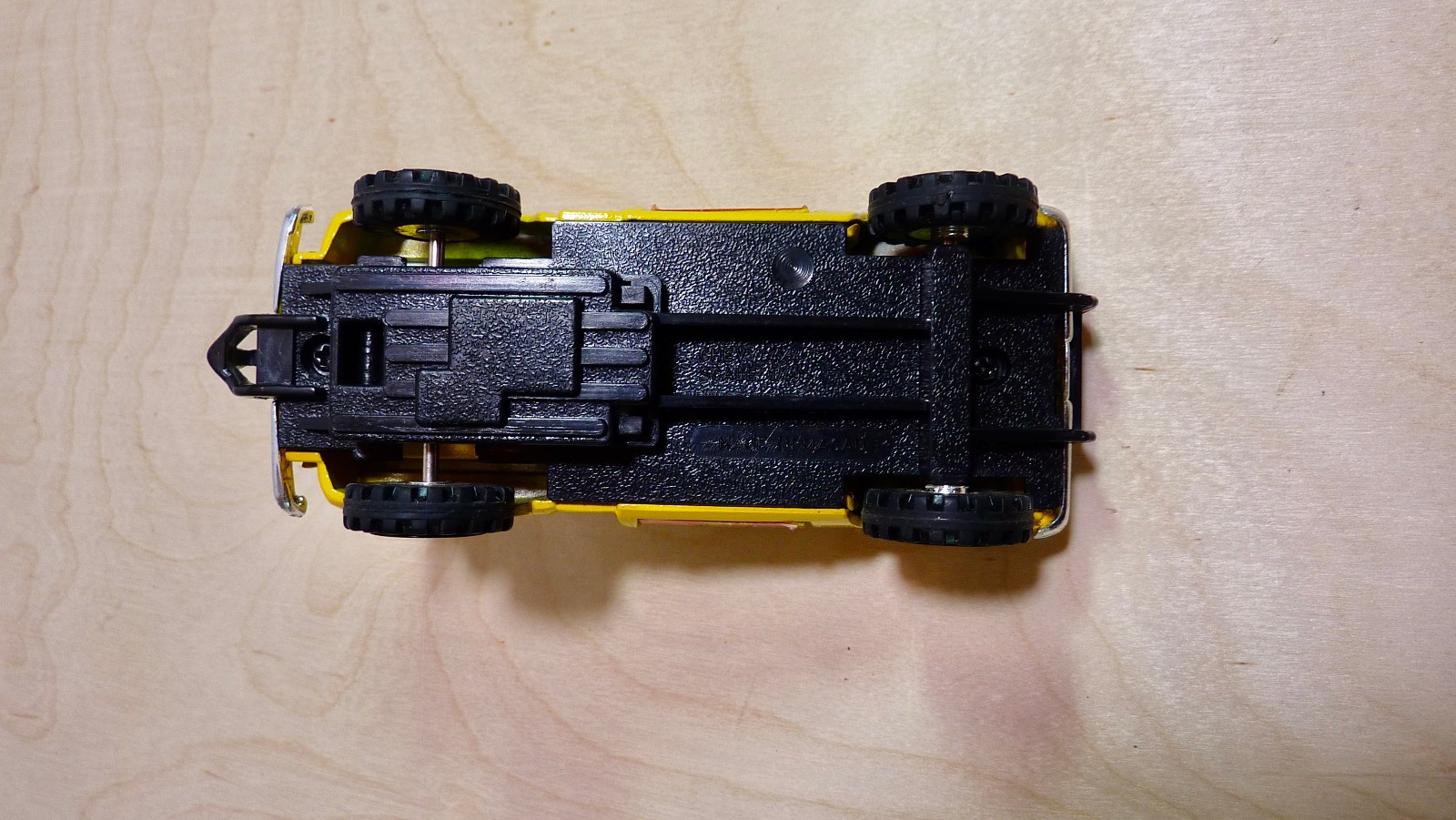ZEE RACE TEAM CHEVY 4×4 DIECAST TRUCK w/ PULLBACK ACTION – 4 ½” LONG