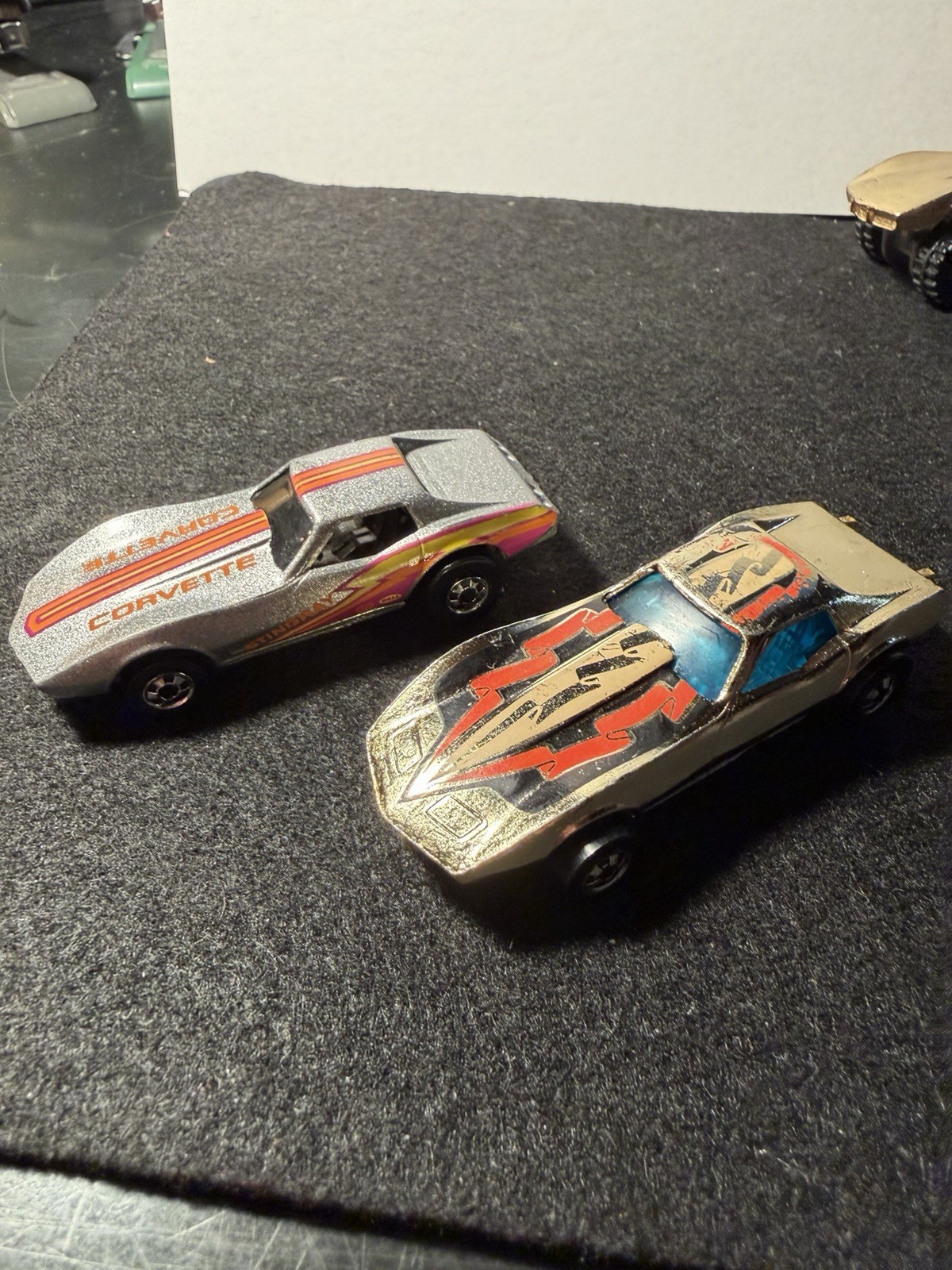Hot Wheels LOT of 6 vintage Corvette Stingrays loose-all diff see photos please