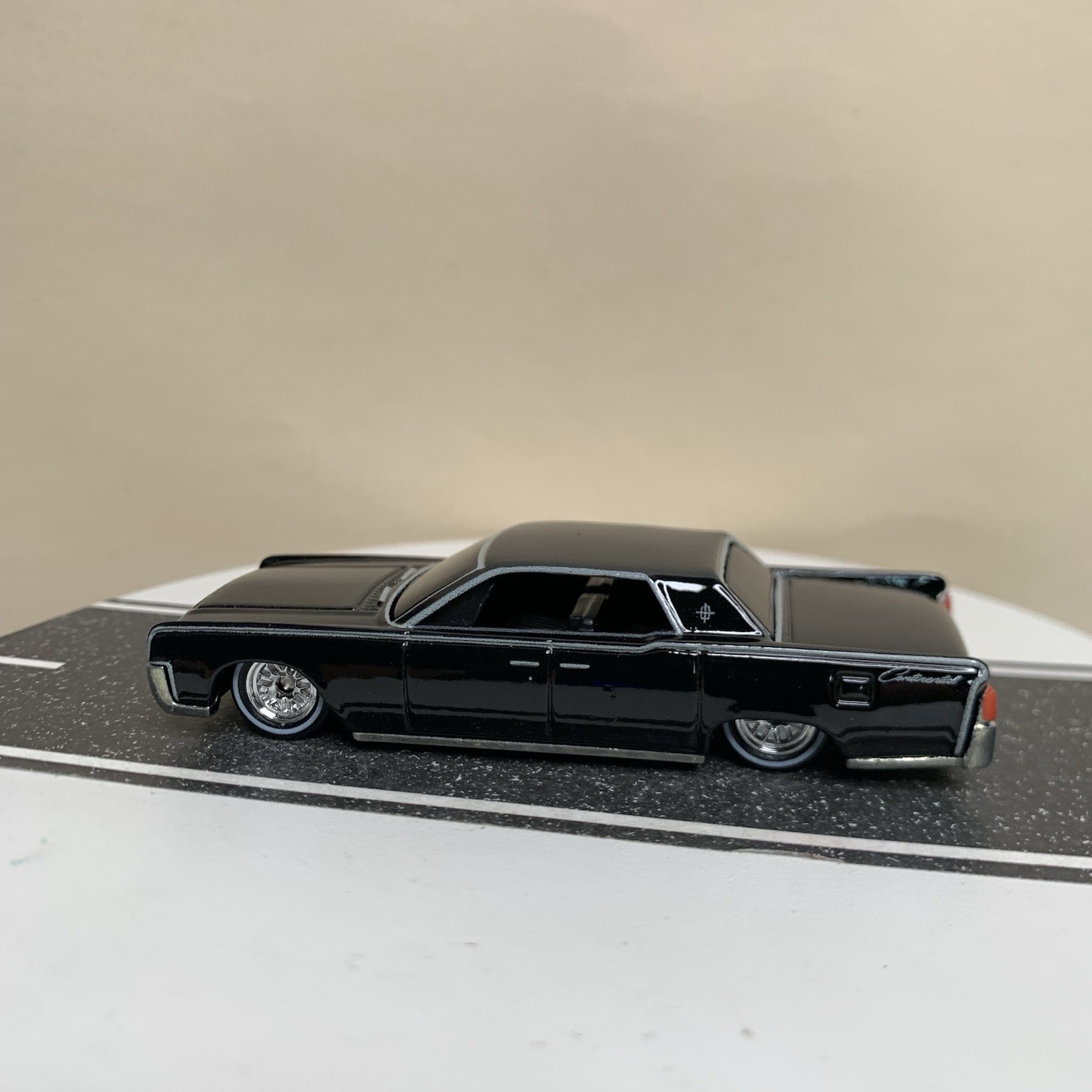Hot Wheels Premium Pop Culture The Matrix 1964 Lincoln Continental Black 1:64 NM