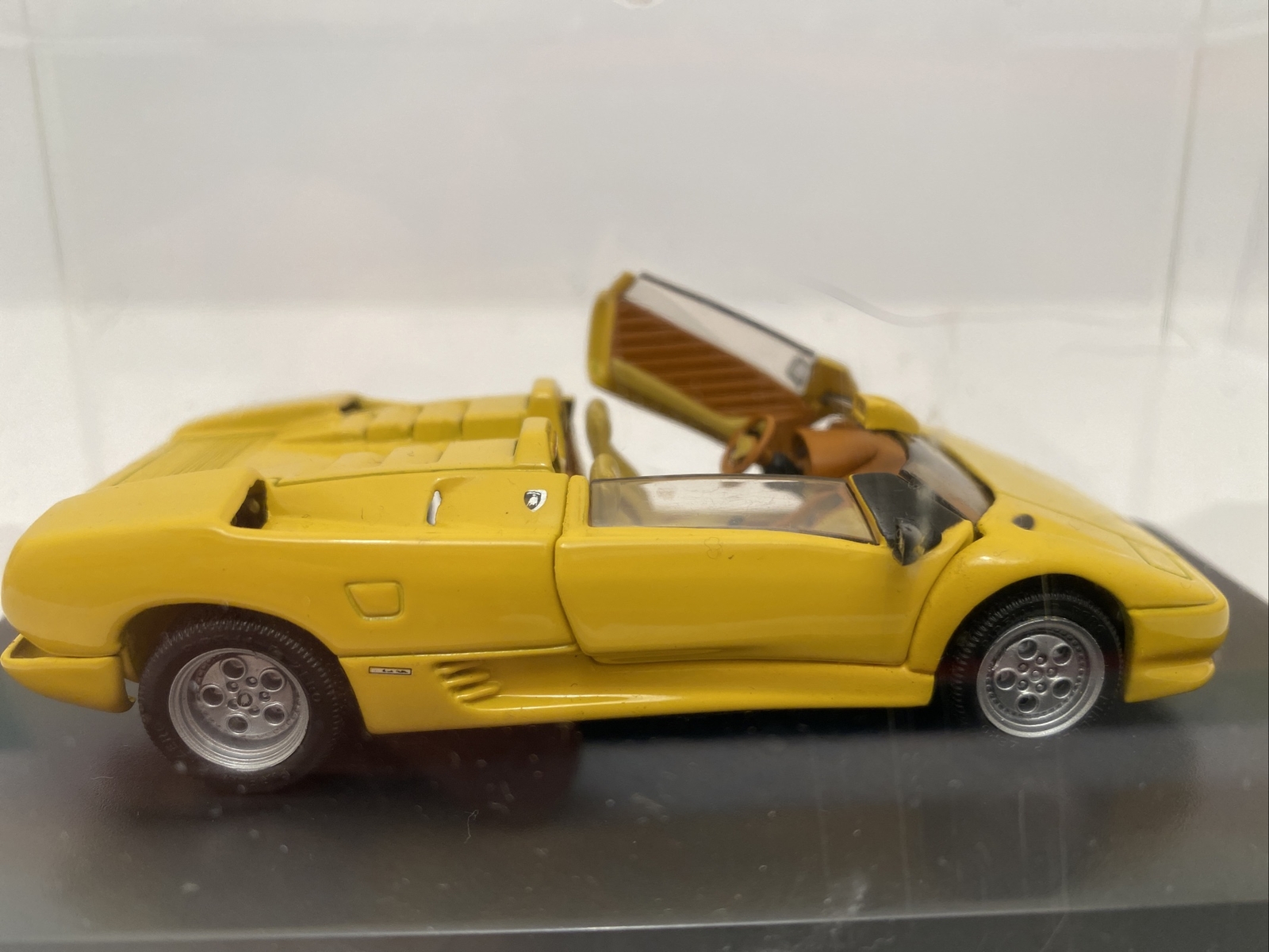Detail Cars 1:43 Lamborghini Diablo Roadster Yellow Art 112 – H-T-F – UNOPENED!