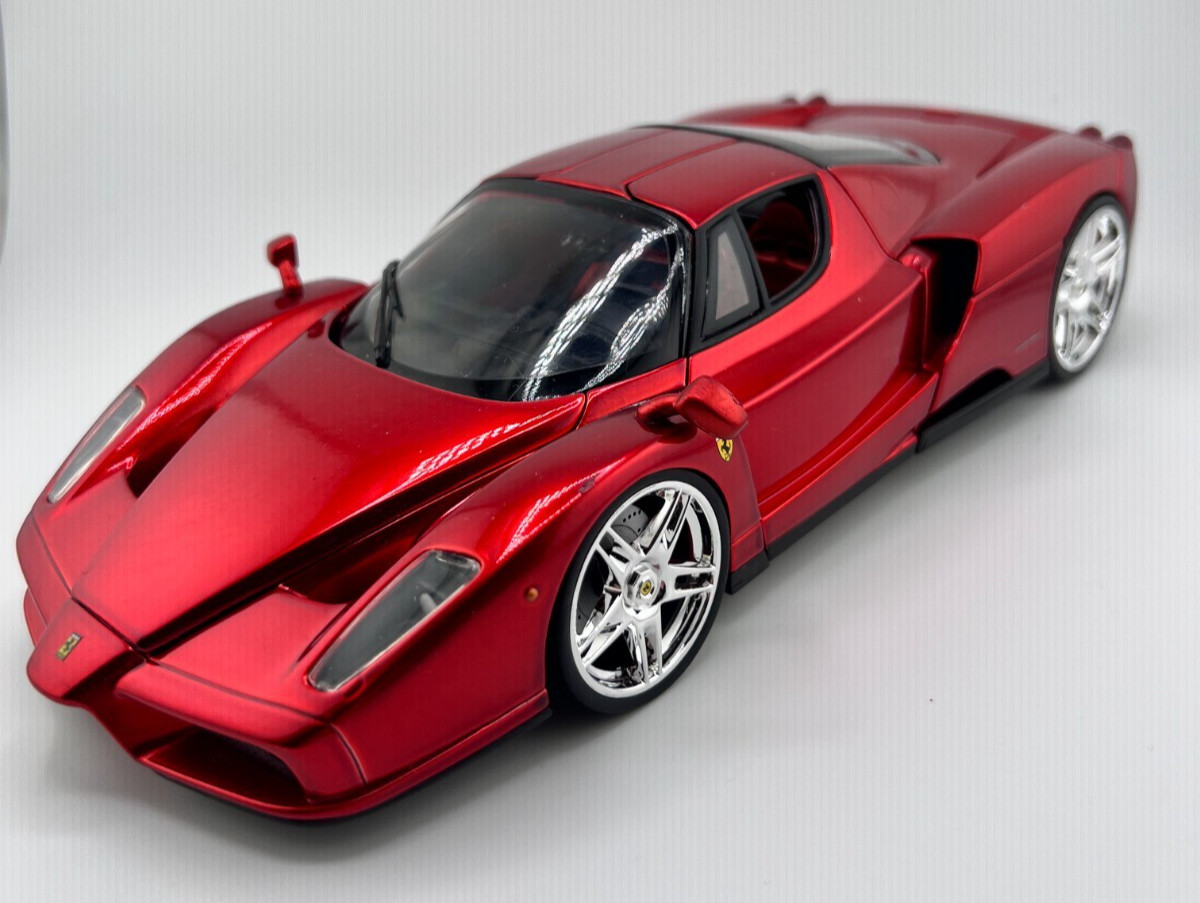 Hot Wheels Ferrari Enzo Ferrari 1:18 Diecast Red Mattel Licensed Collector Car