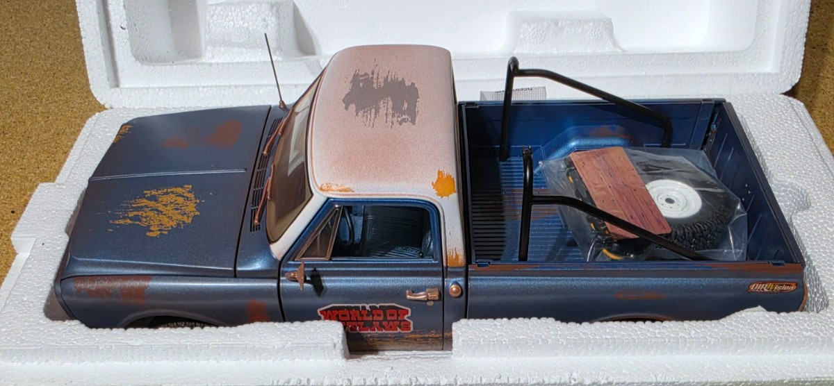 ACME 1/18 1967 CHEVROLET K-10 WORLD OF OUTLAWS PUSH TRUCK A1807223 1 OF 378