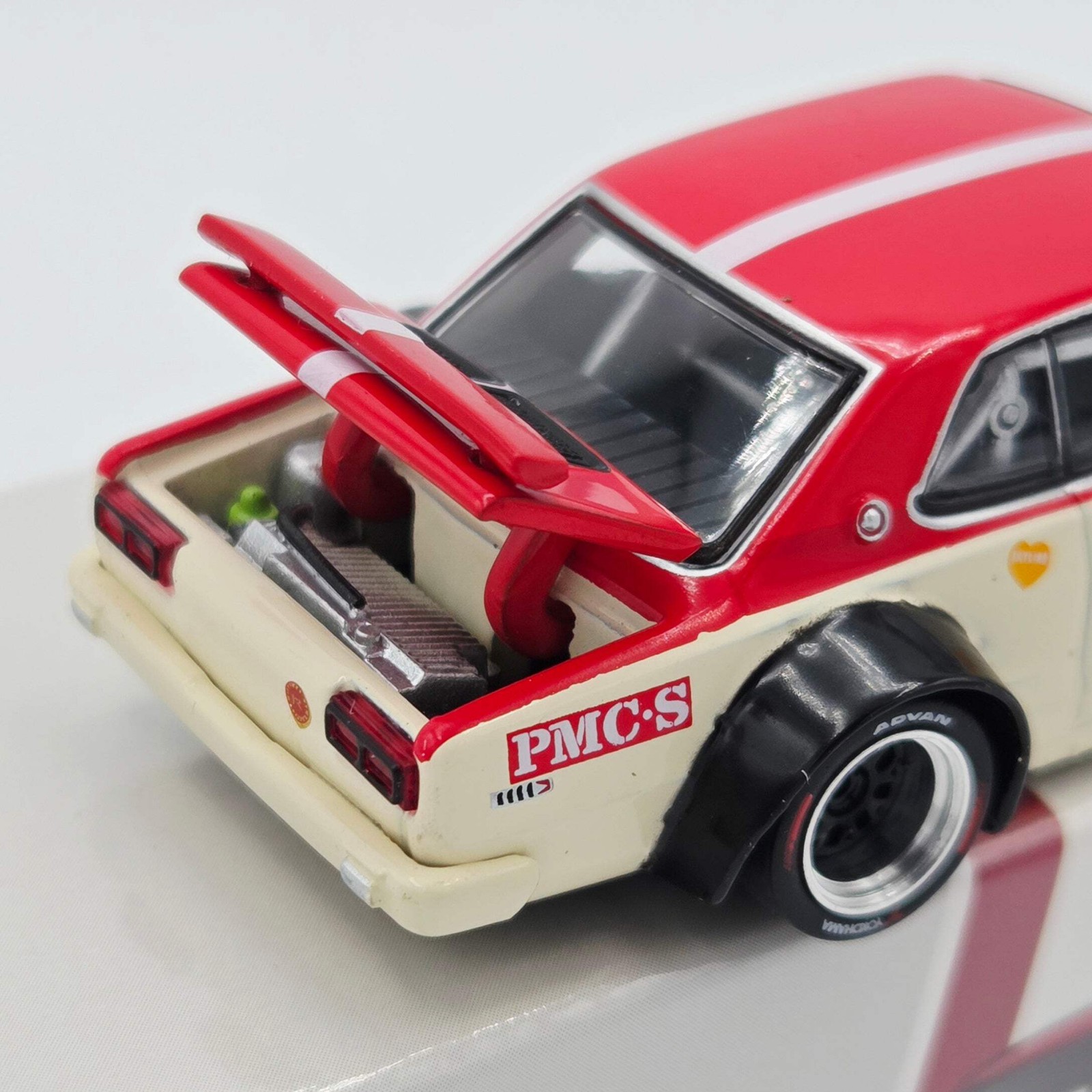 Pop Race Nissan Skyline GT-R V8 Drift Hakosuka – 1:64, Watanabe (2026)