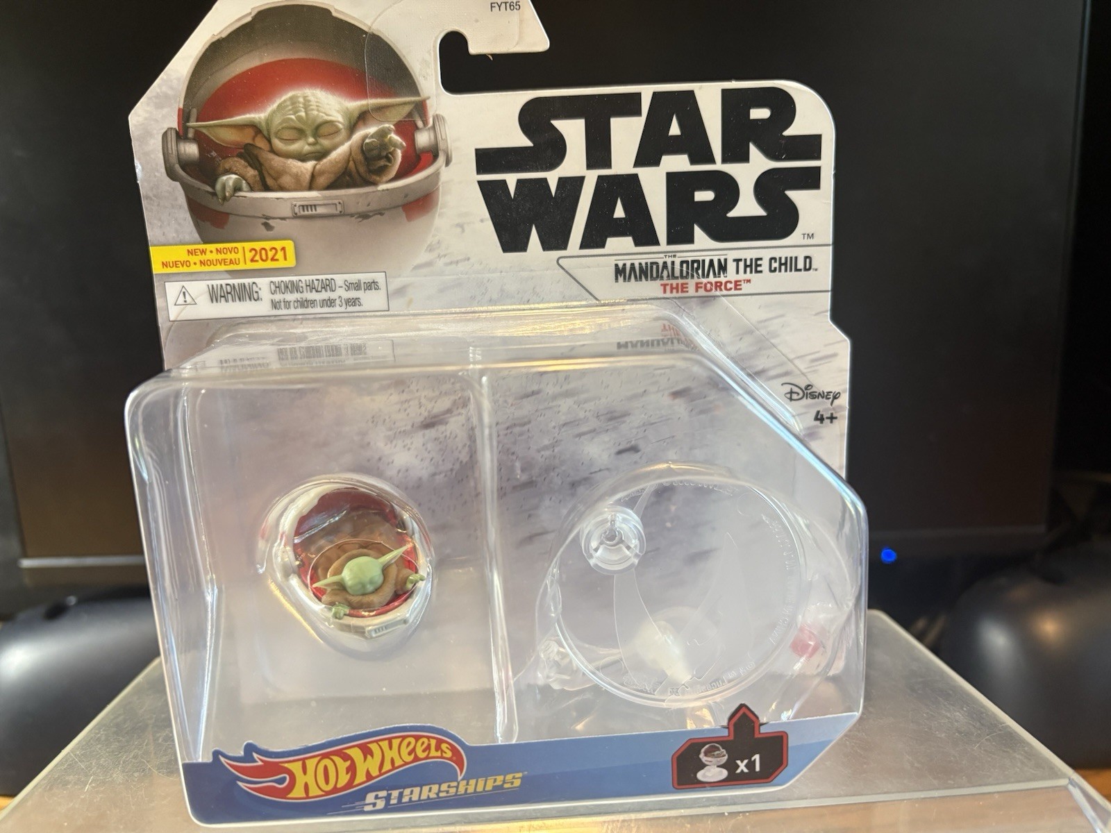 Hot Wheels Star Wars Starships Mandalorian Baby Yoda the Child Hover Pram Disney