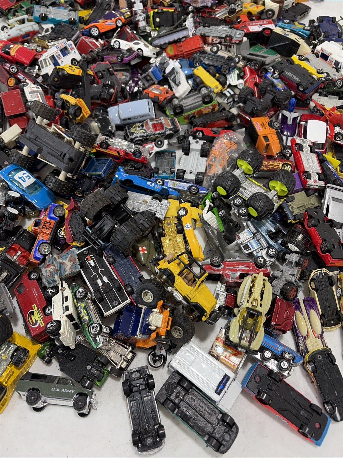 Huge Lot Hot Wheel Die Cast Cars Matchbox And Others Used – Full Box 26 Pounds