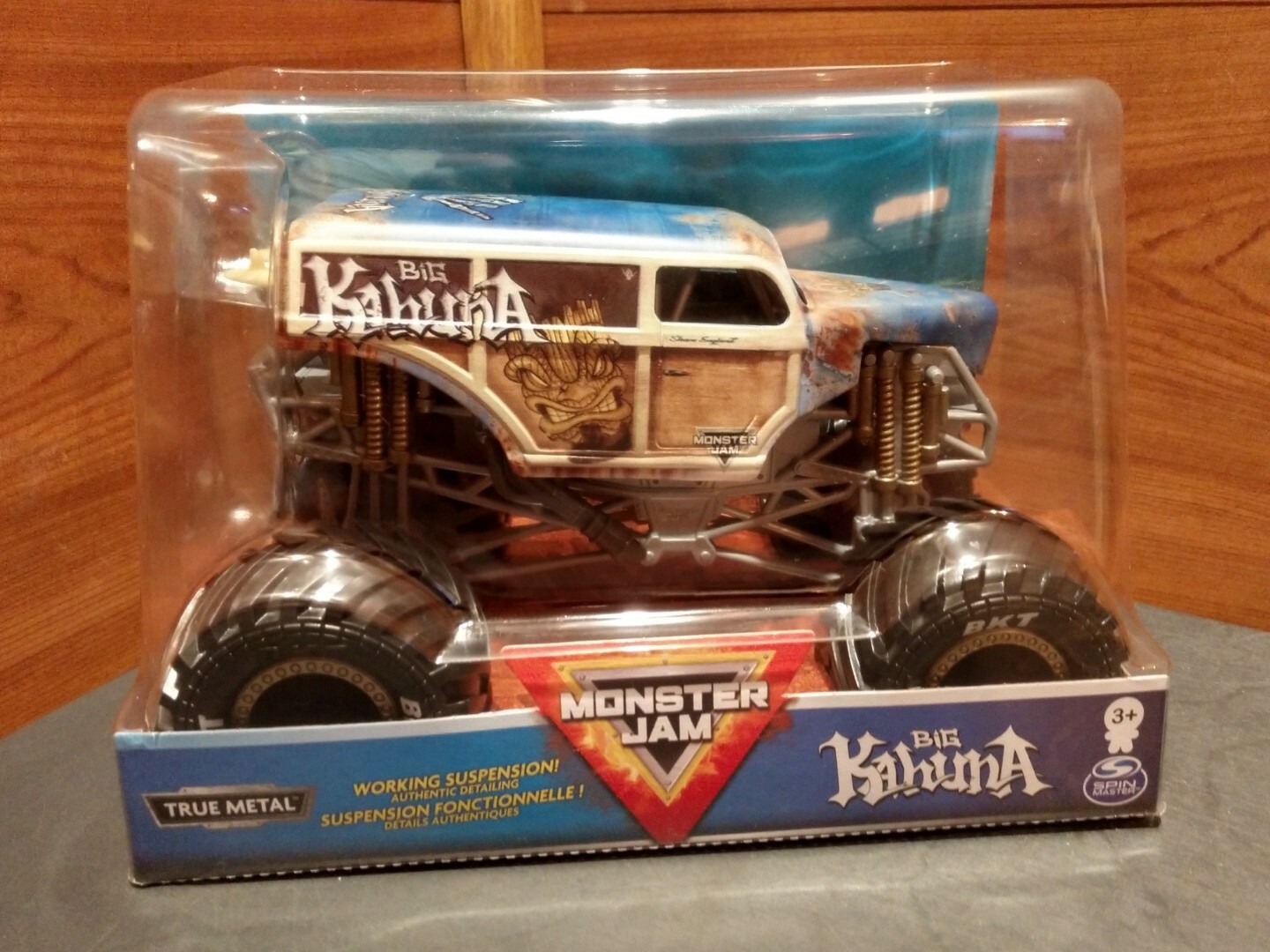MONSTER JAM 2020 “BIG KAHUNA”™ 1/24 DIE-CAST BY TRUE METAL™
