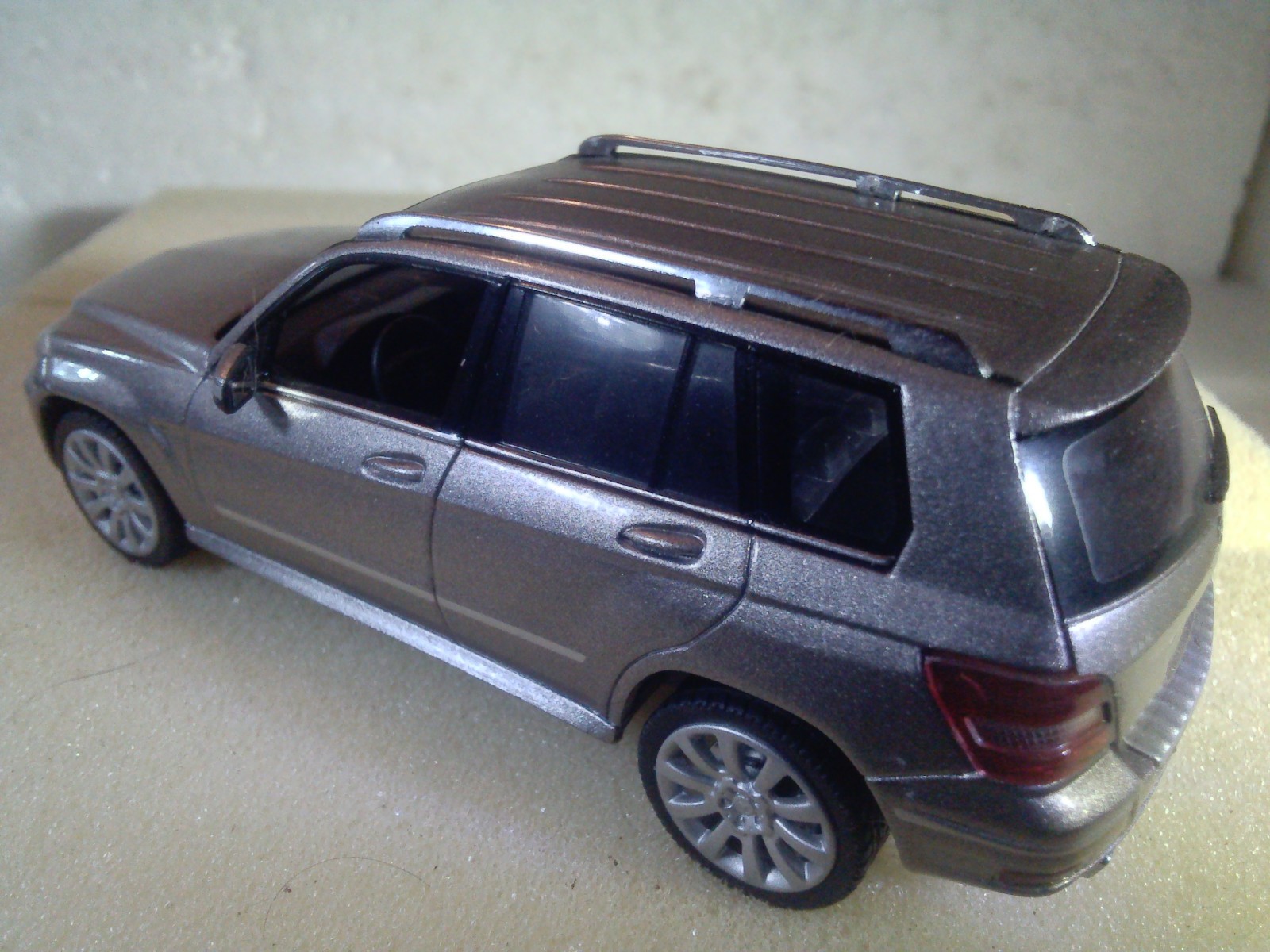 SCHUCO 1/43 Scale 2013-2015 MERCEDES BENZ GLK KLASSE SPORT UTILITY