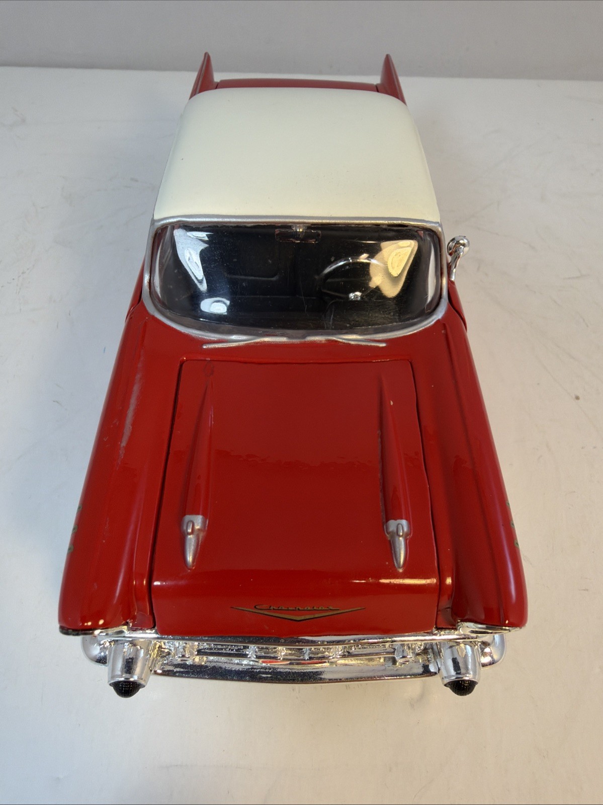 1:24 Scale Motormax 1957 Chevrolet Bel Air No. 68030/1 Red Officially Licensed