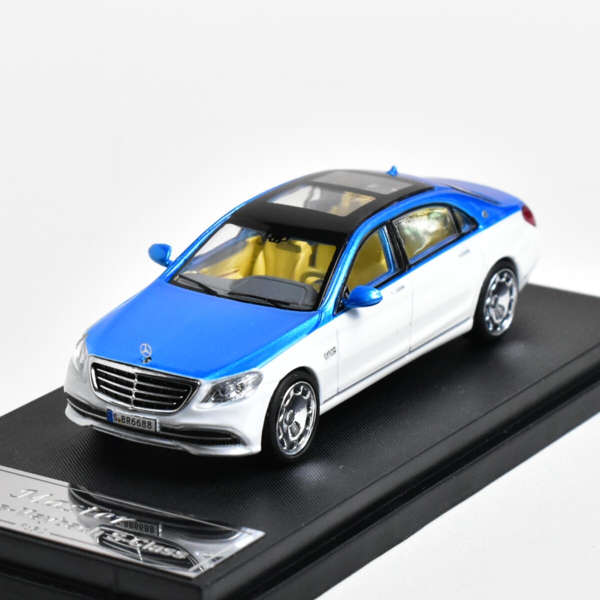 Master 1:64 Blue White S650 V12 Luxury Sedan Sport Model Diecast Metal Car