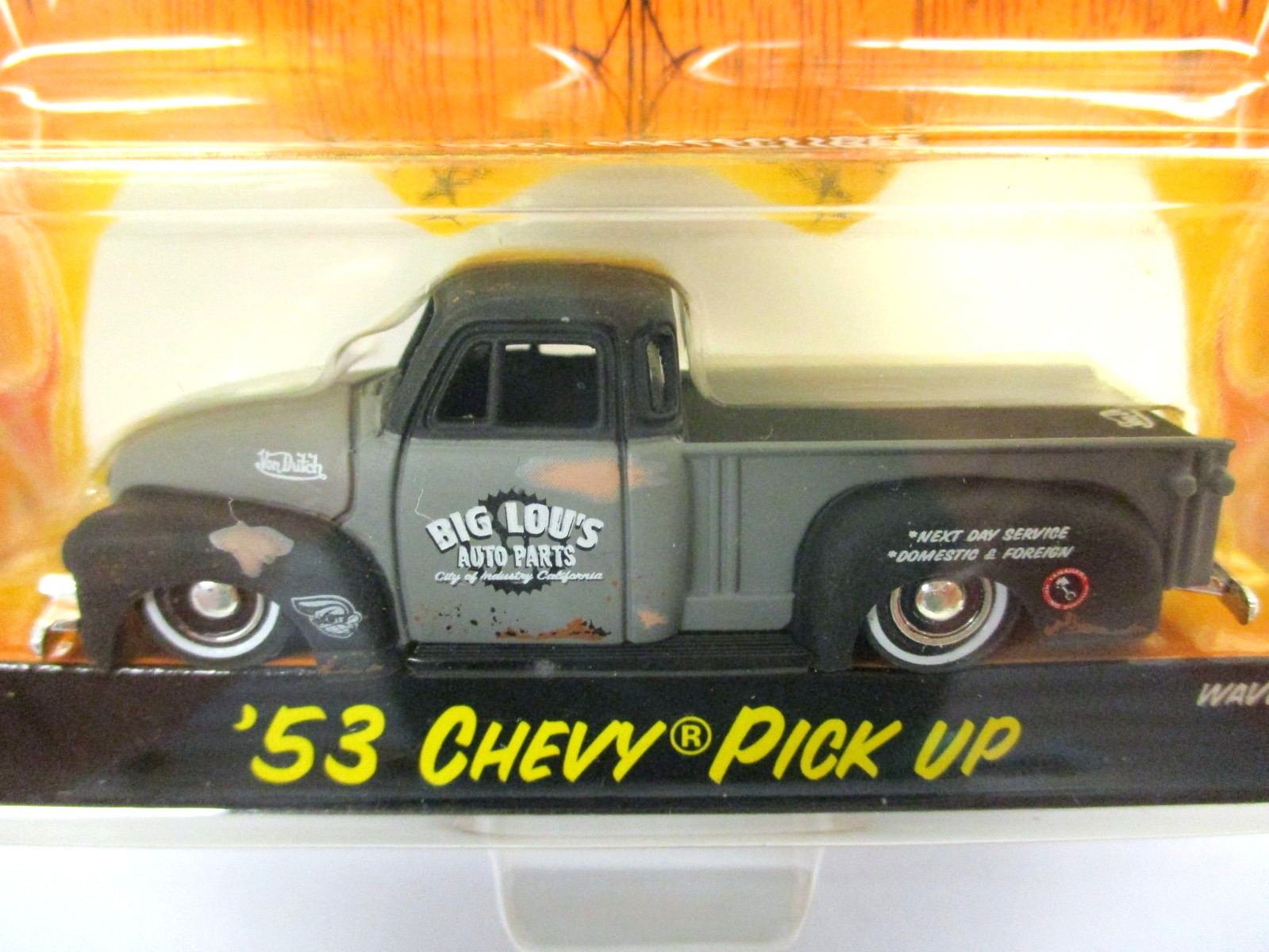 JADA – VON DUTCH GARAGE – 1953 CHEVROLET 3100 PICKUP TRUCK LOWRIDER – 1/64