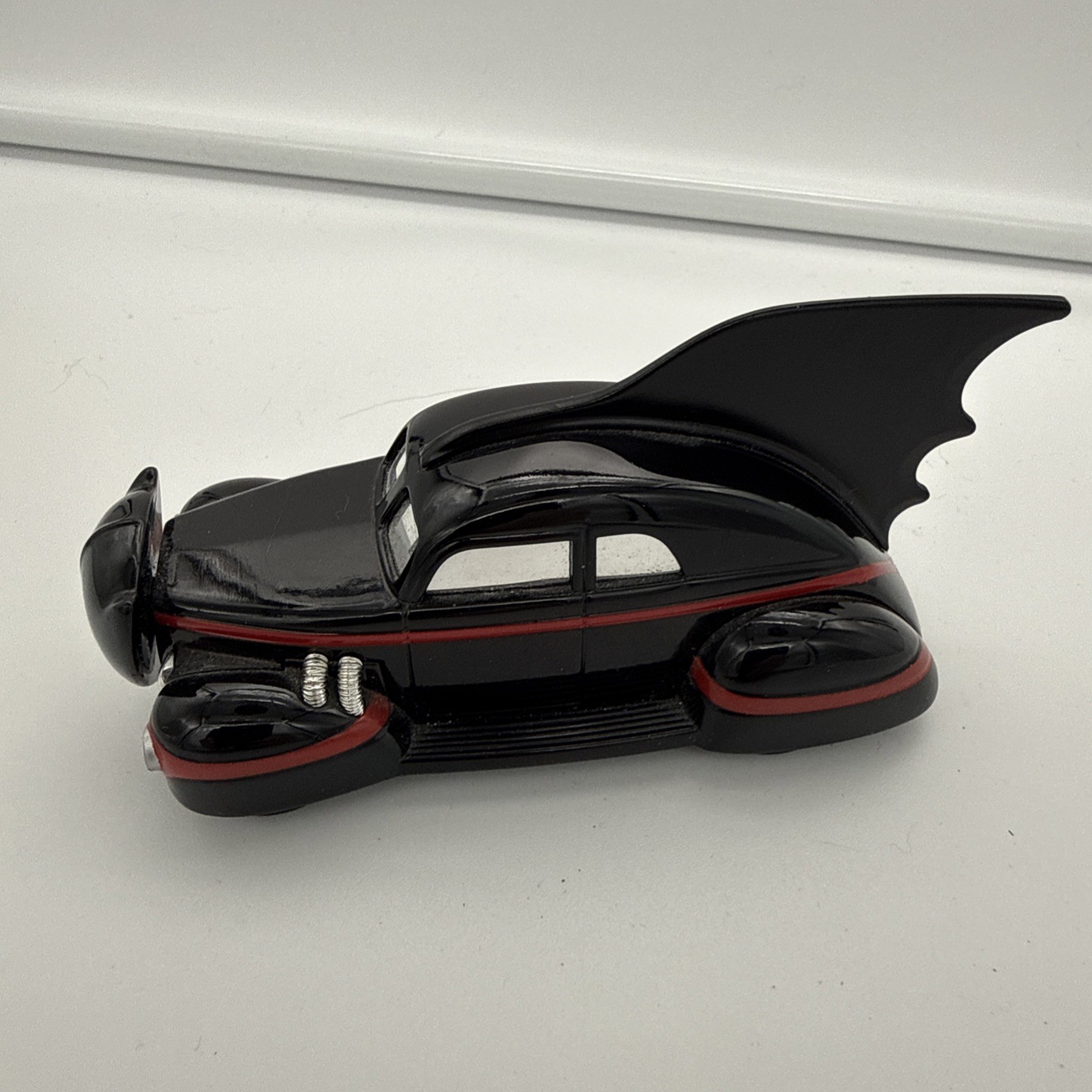 Corgi 1940’s Batman Die-Cast Batmobile 1:43 Scale Launching Bat Emblem DC