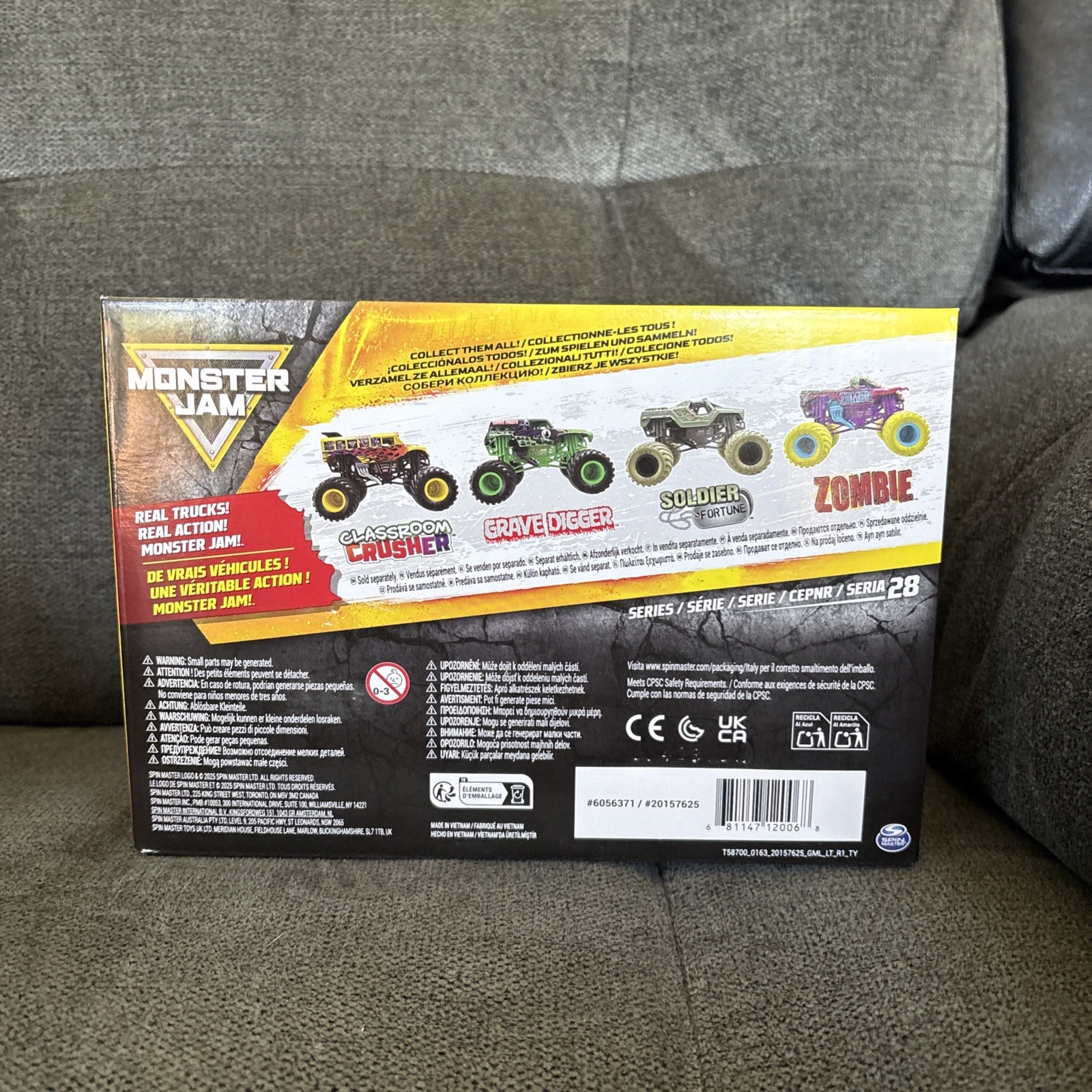 Monster Jam CLASSROOM CRUSHER Series 28 Monster Truck Toy Figure 1:24 Scale NEW