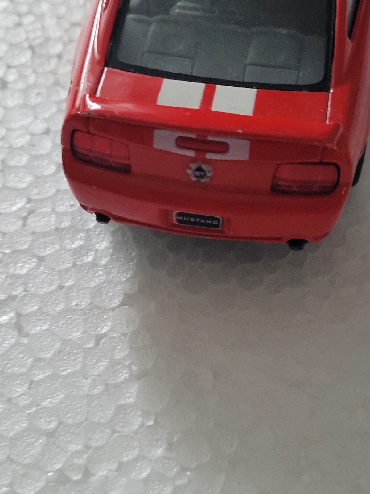 2006 Kinsmart Kintoy 1:32 Die Cast Ford Mustang Pull Back Action Toy Car