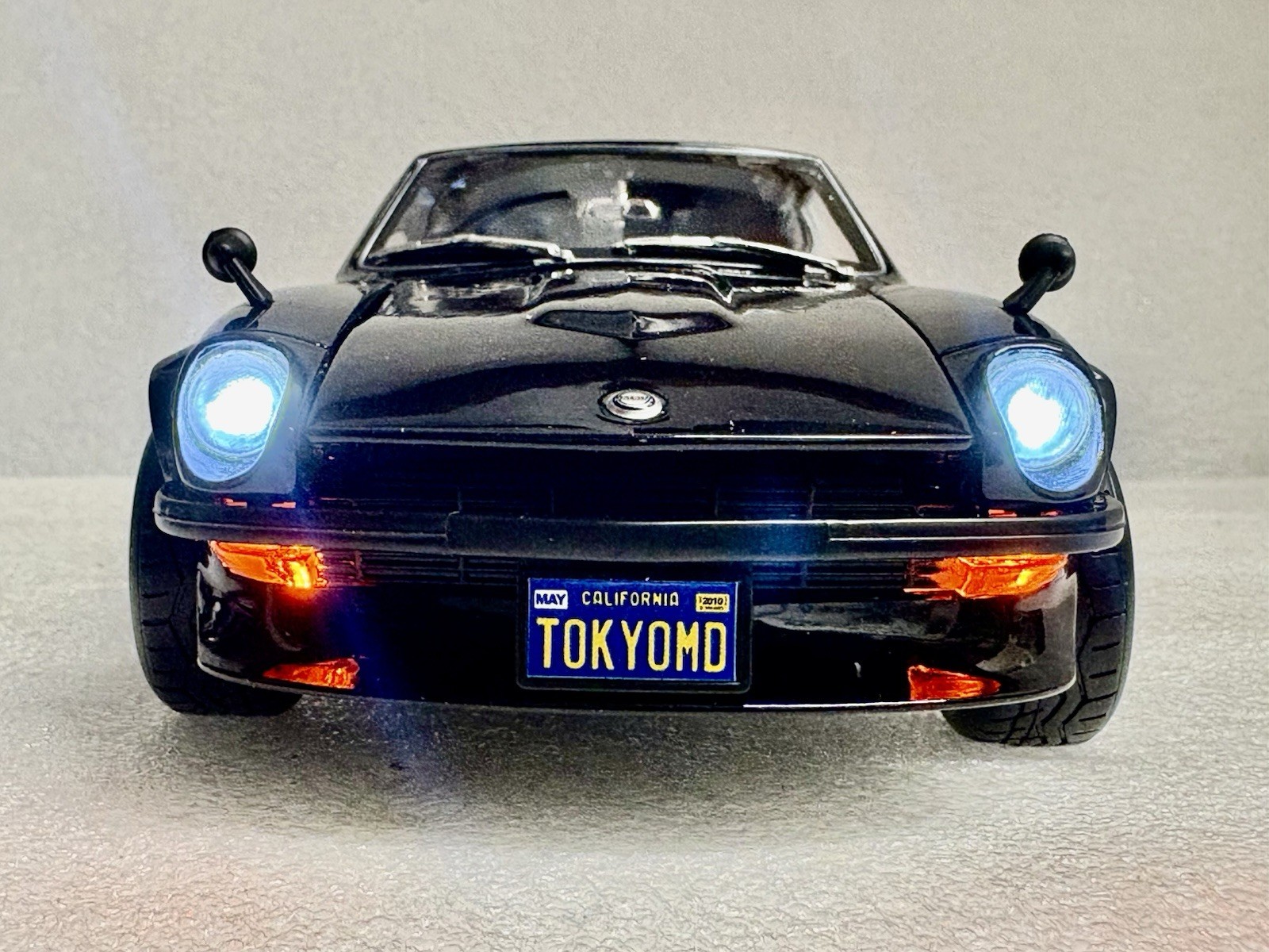 1971 Nissan/Datsun 240Z Fairlady Z JDM Tuning Customized Working LED Lights 1/18