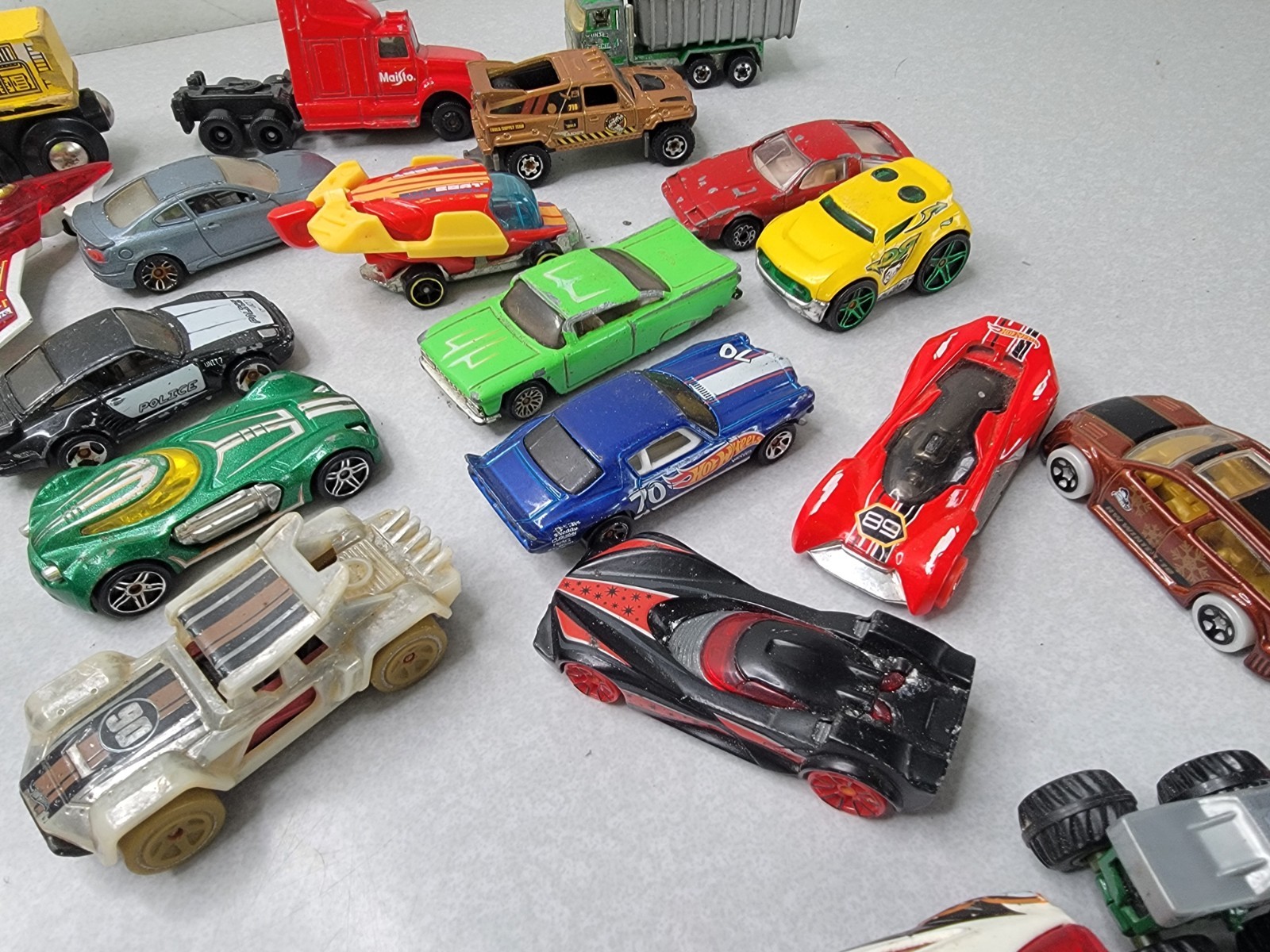 Matchbox Hot Wheels Cars Mixed Lot 90s to Current Die Cast Trucks Planes Used