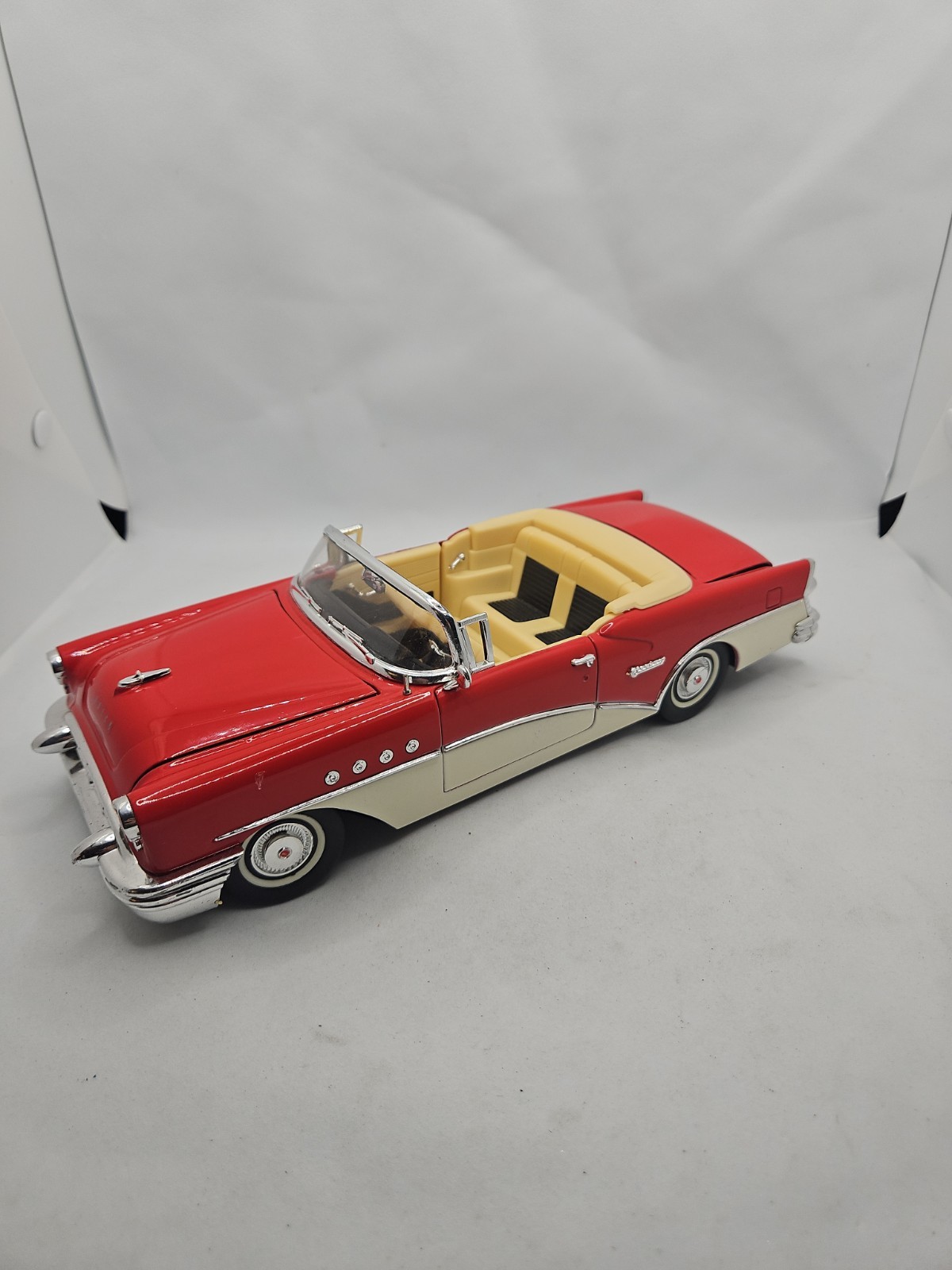 MIRA GOLDEN LINE 1/18TH SCALE 1955 BUICK CENTURY CONVERTIBLE RED #CR1