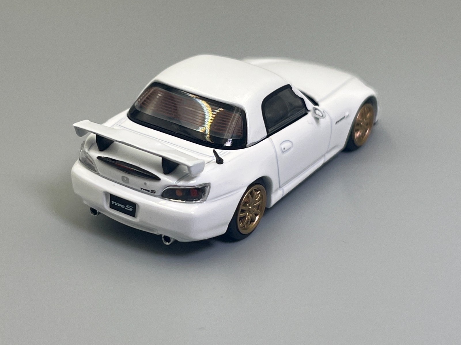 Honda S2000 Type S AP2 White Hardtop Convertible Kit MotorHelix 1/64 scale