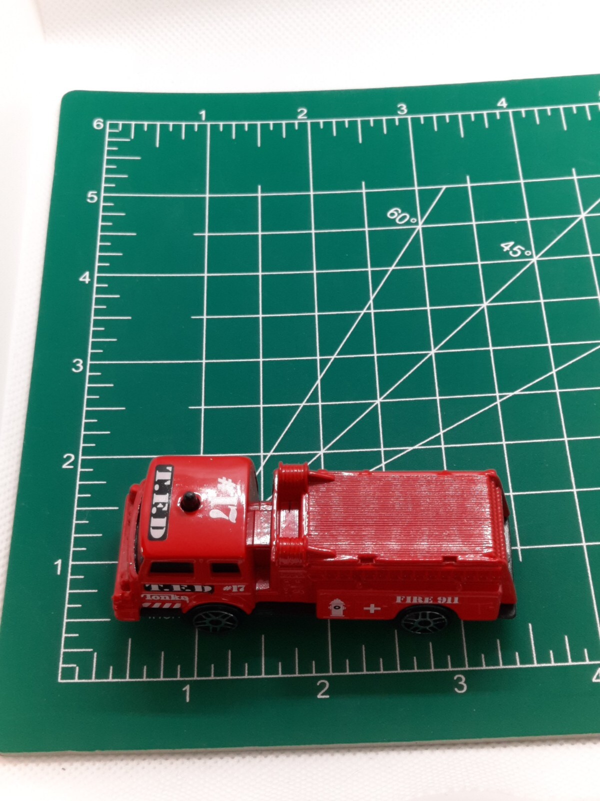 MAISTO / Tonka 1/64 Diecast Red T.F.D Denver Pumper Fire Truck Mint Loose C76