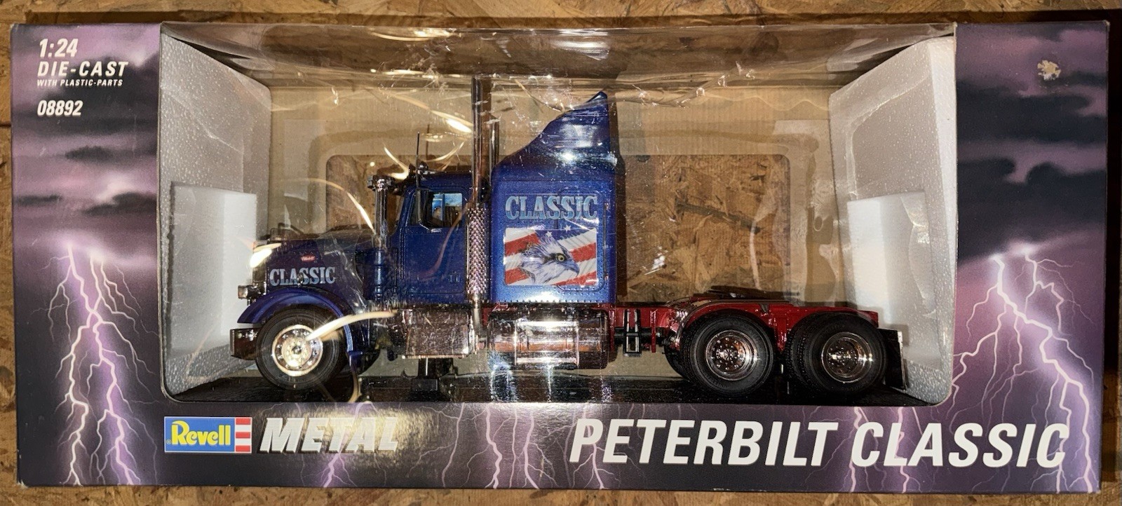 Revell Metal 1:24 Die-Cast Peterbilt 359 Classic Tractor Trailer Semi Truck